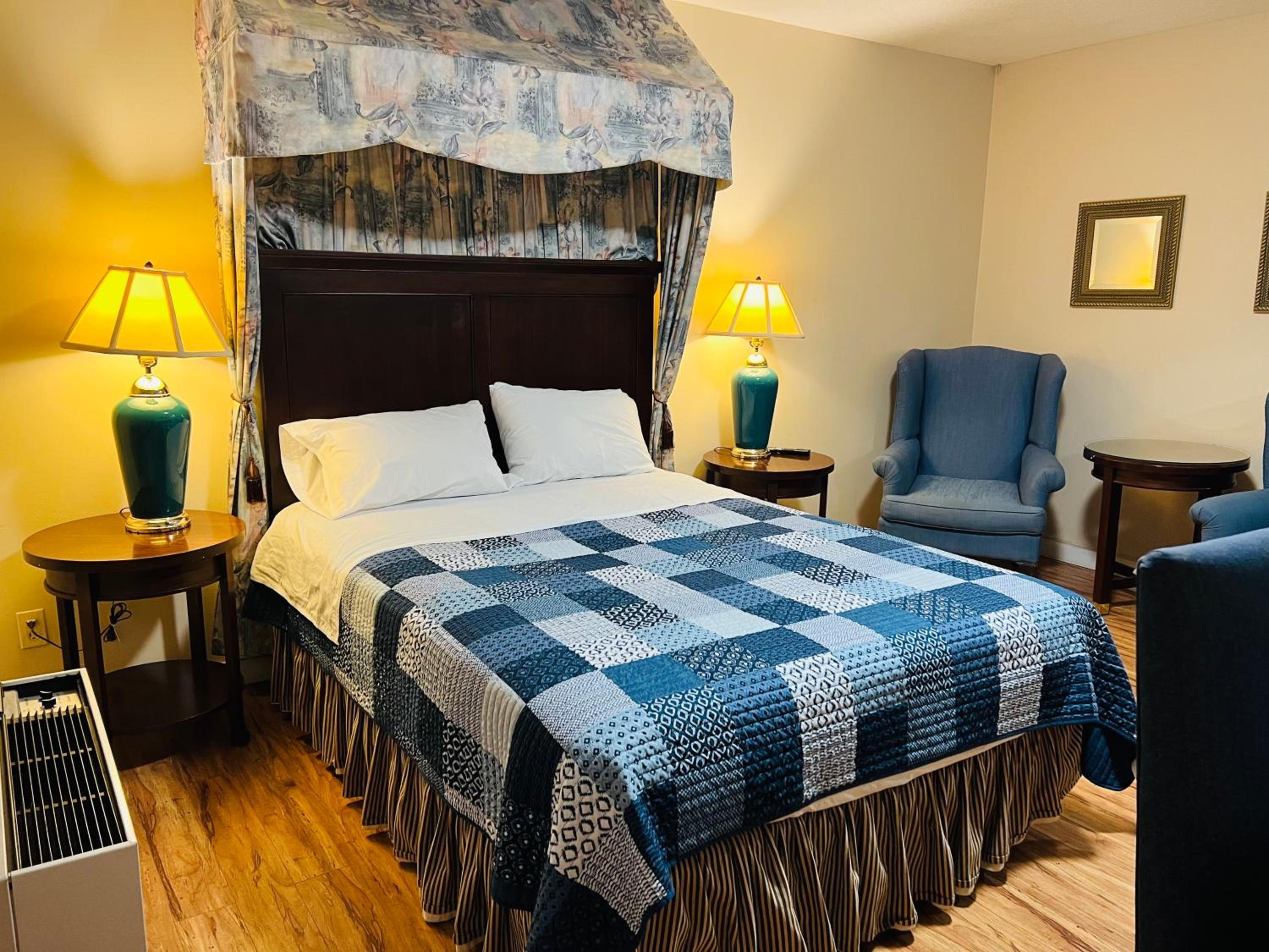 Queen Suite - Photo 4