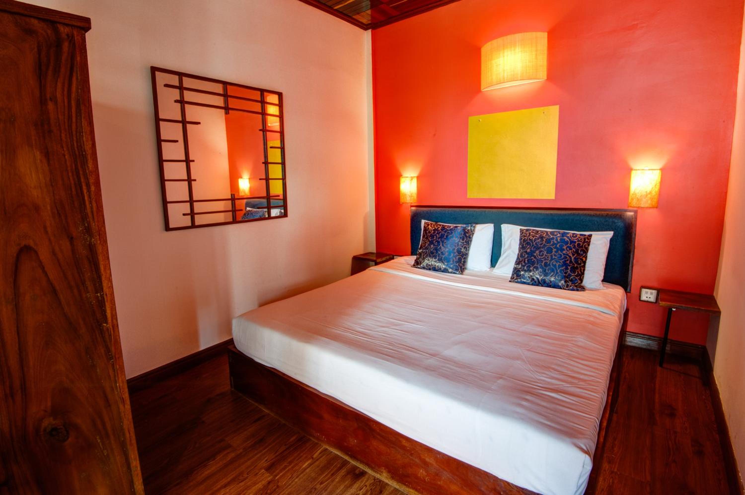 Double Room with Two Double Beds - Photo 2
