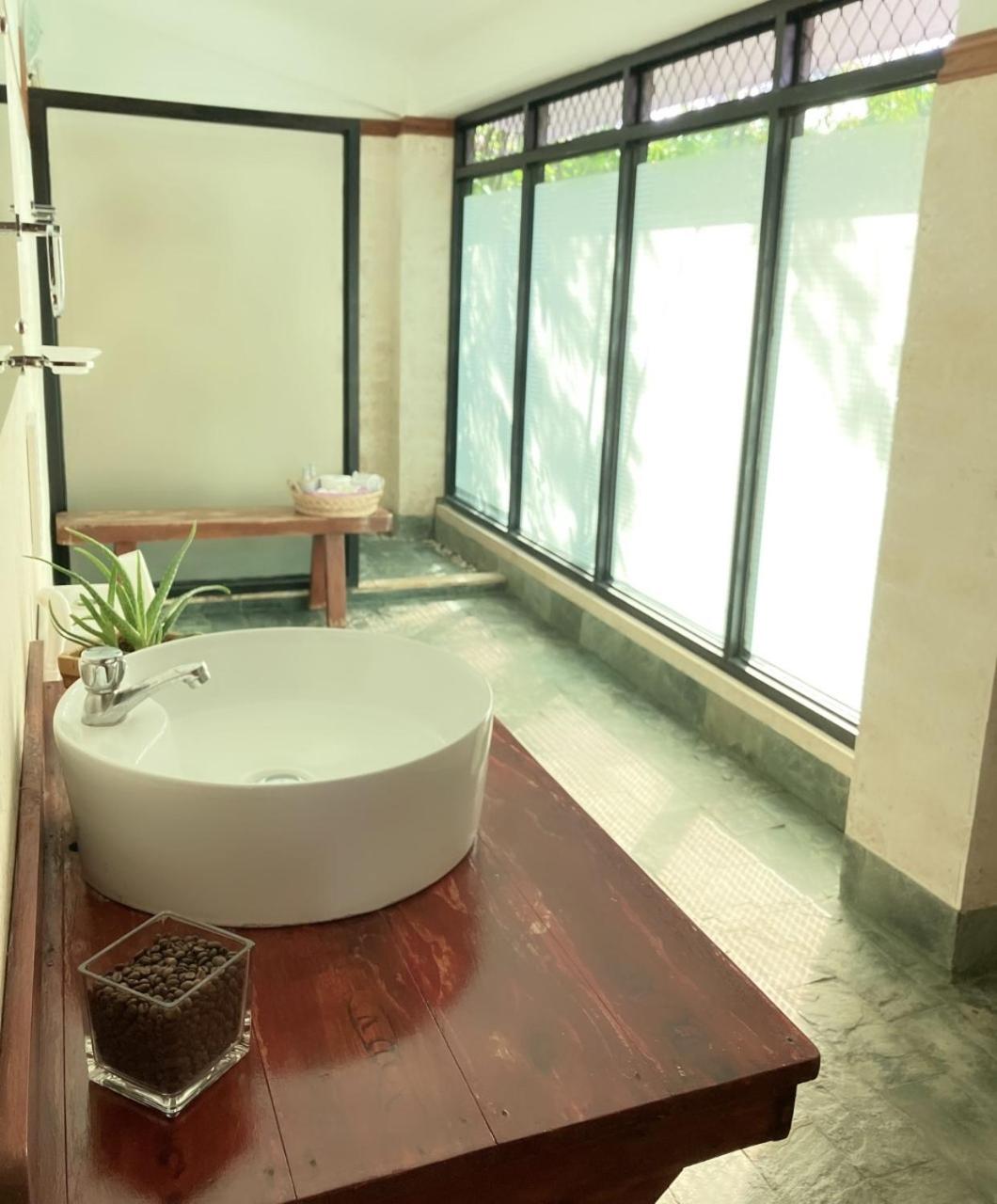 Deluxe Double Room with Balcony photo 3