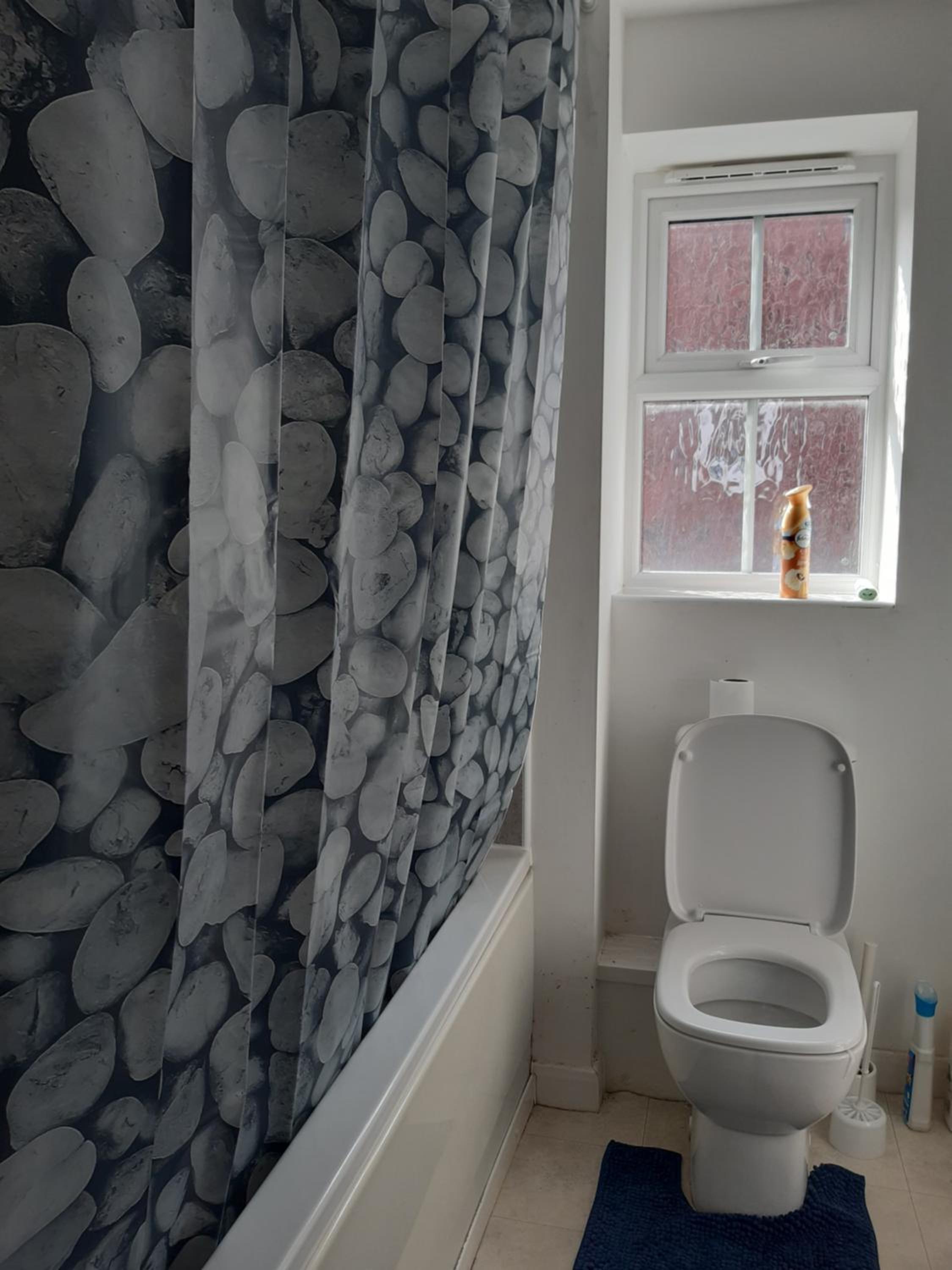 Three-Bedroom Apartment - Photo 2