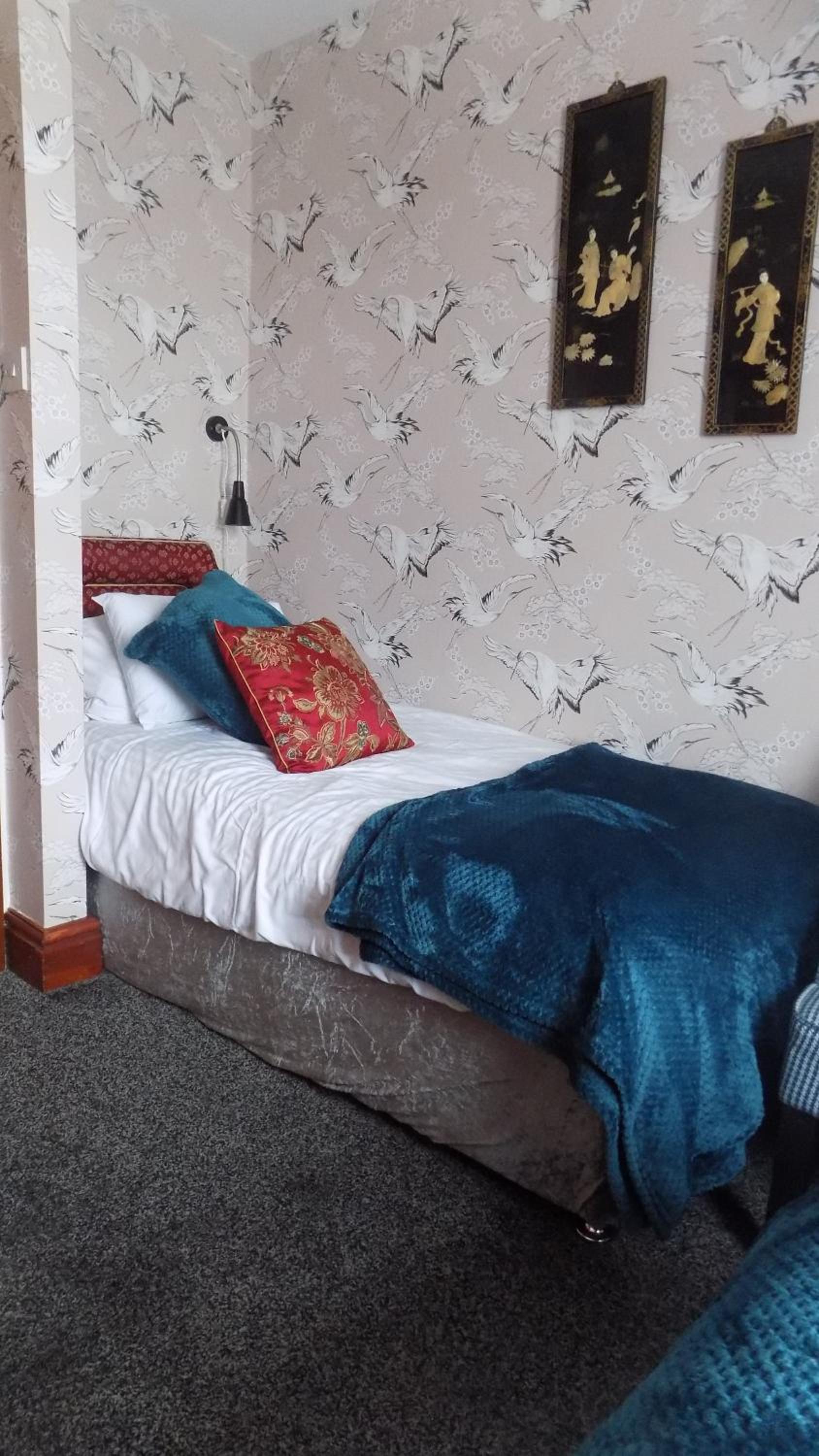 Budget Twin Room - Photo 2