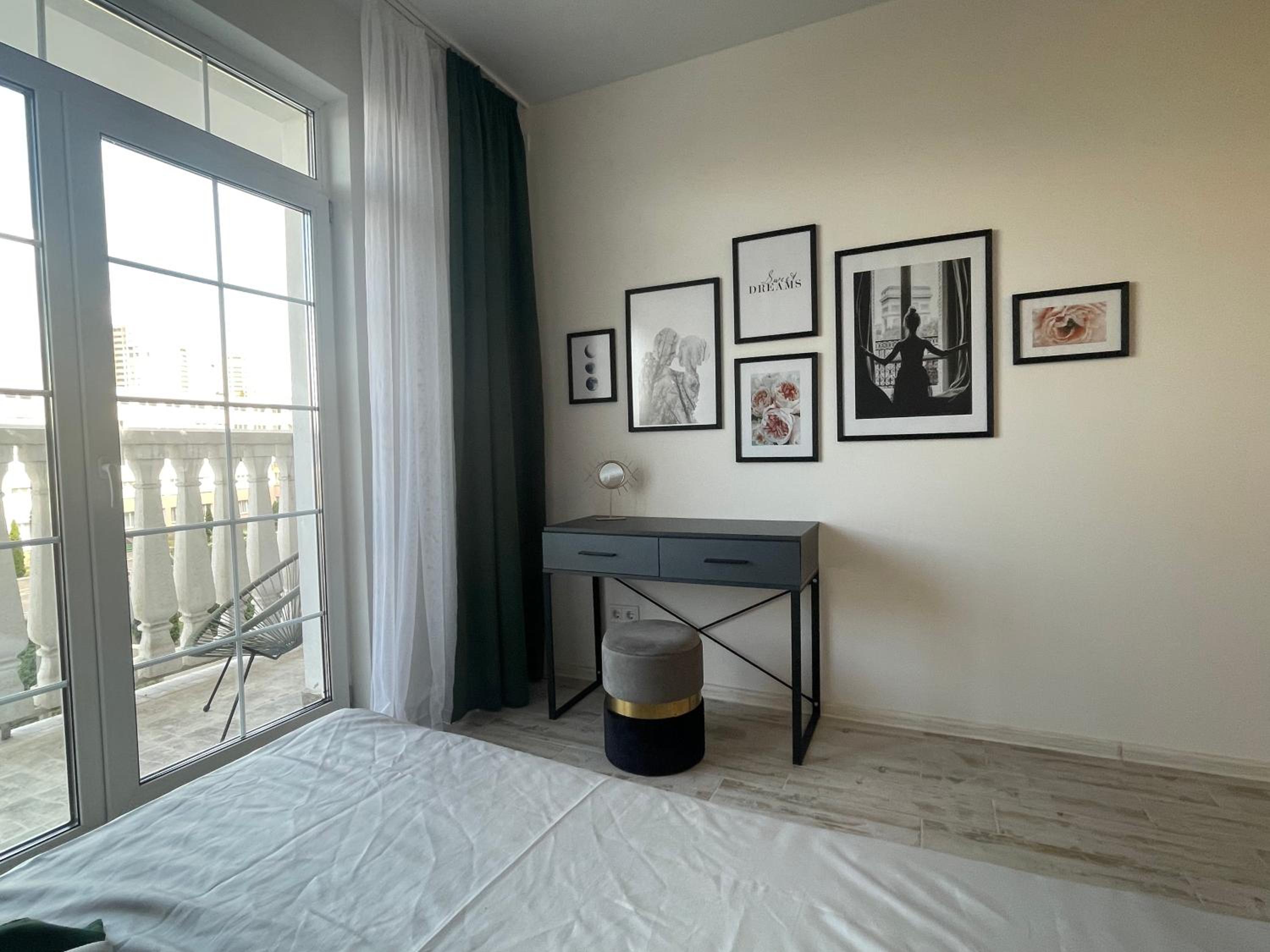 Studio with Balcony photo 3