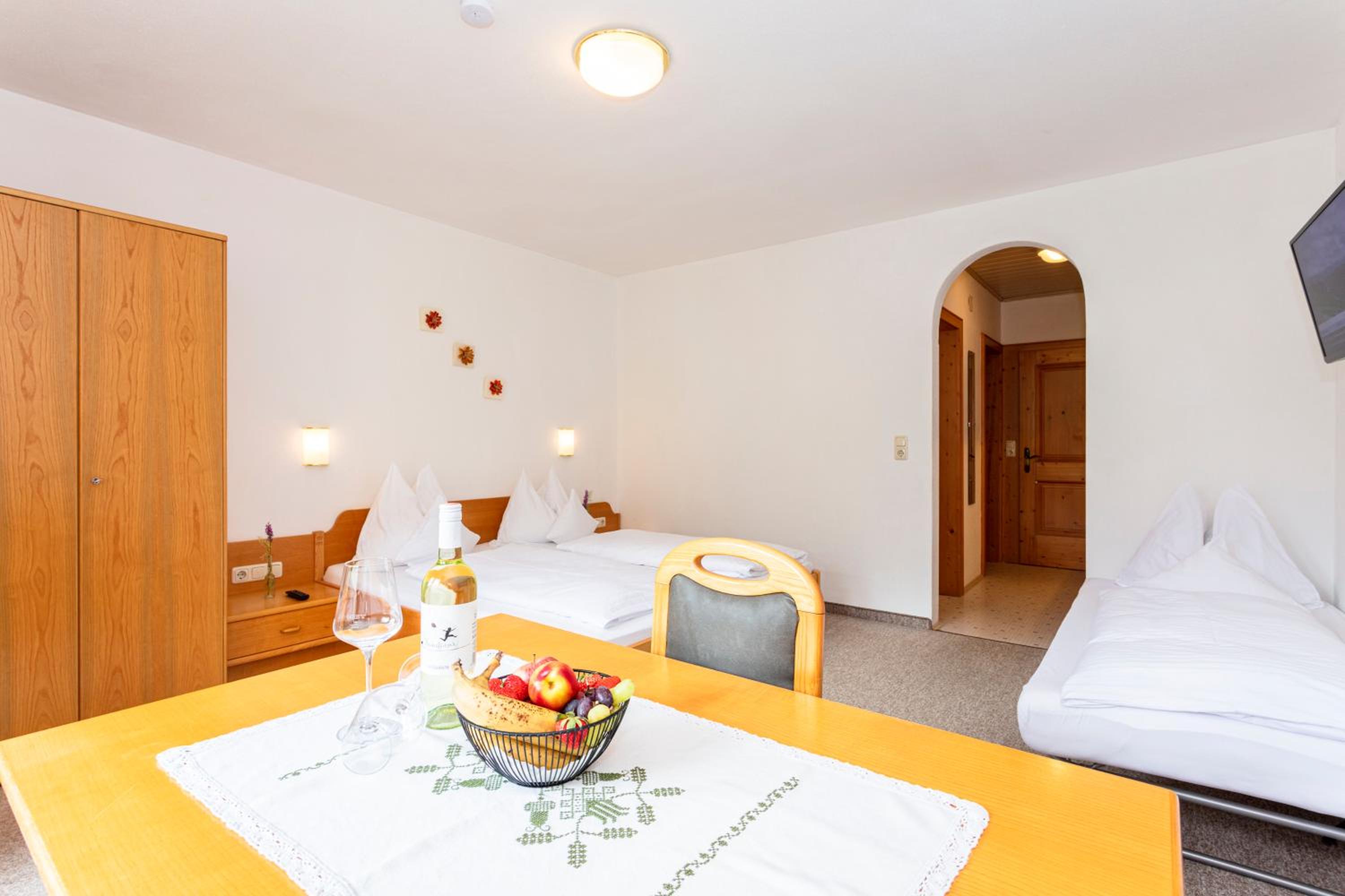 Three-Bedroom Premium Apartment with Balcony photo 3