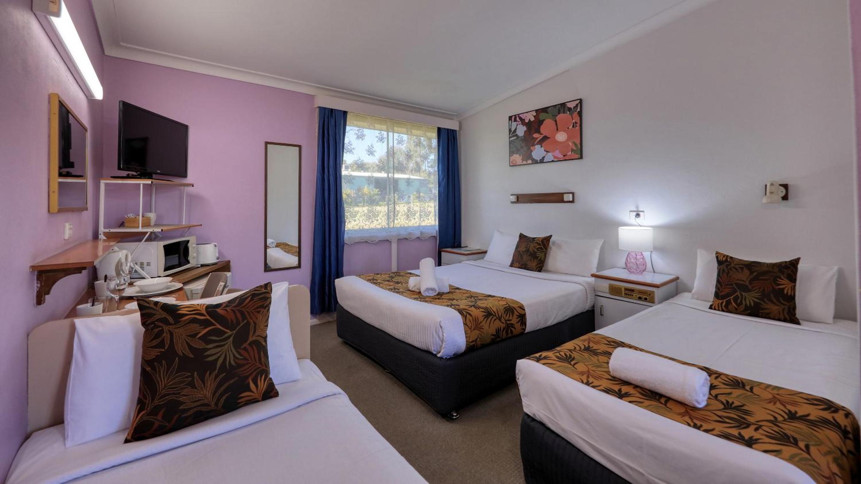 Standard Triple Room - Photo 1