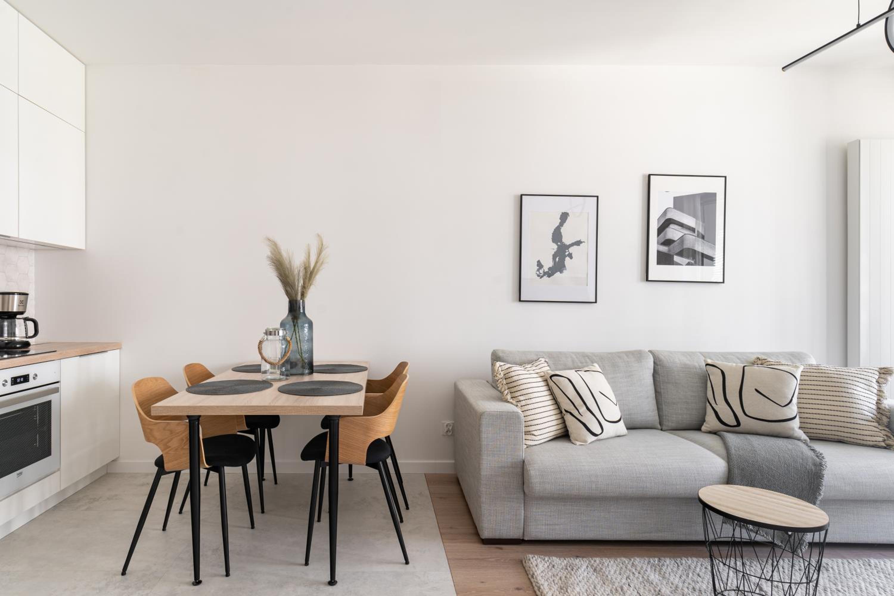 One-Bedroom Apartment - Photo 2