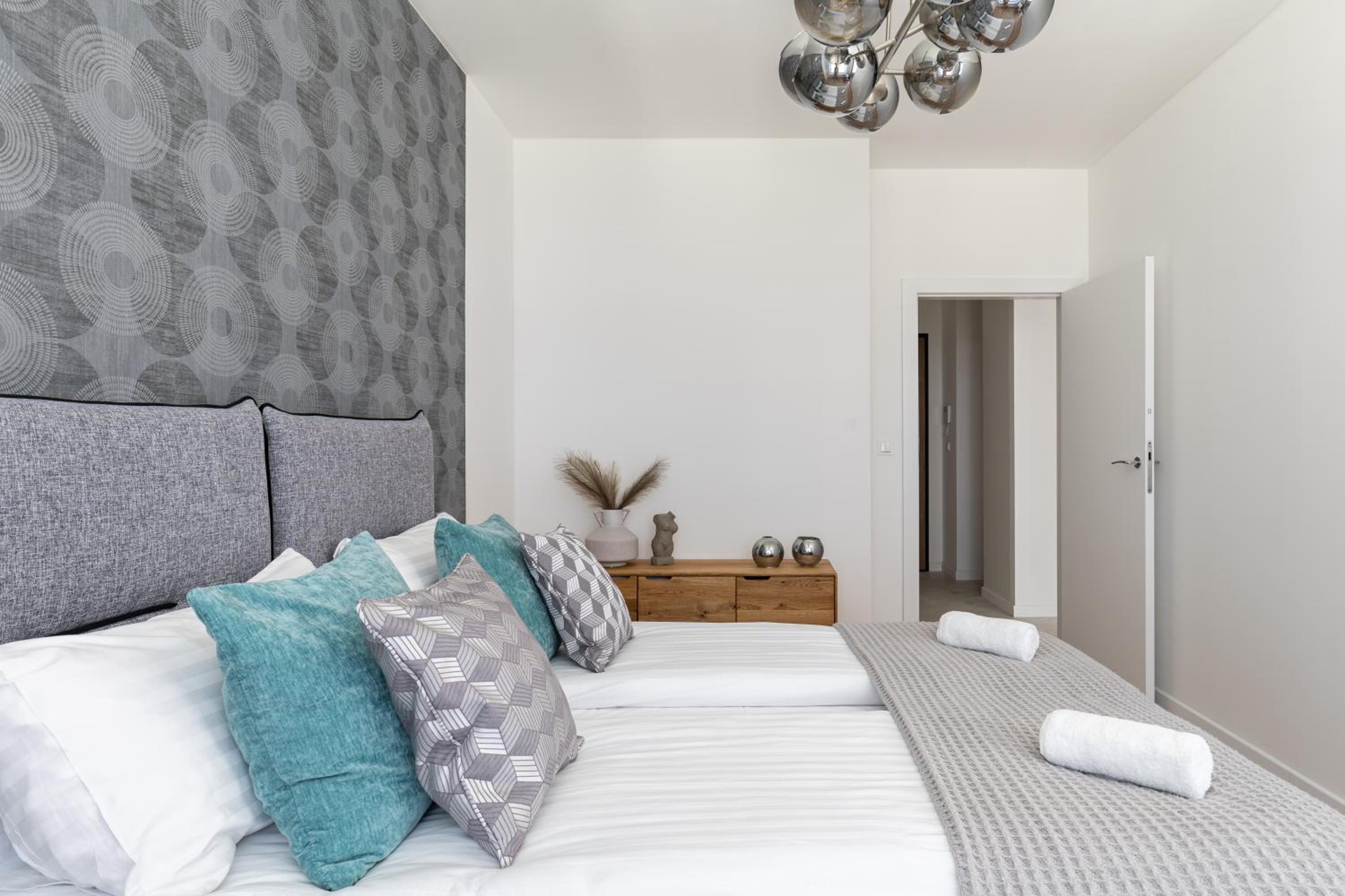 One-Bedroom Apartment - Photo 3