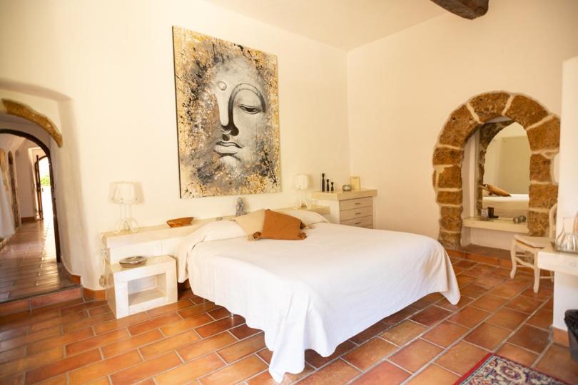 Suite - Photo 1
