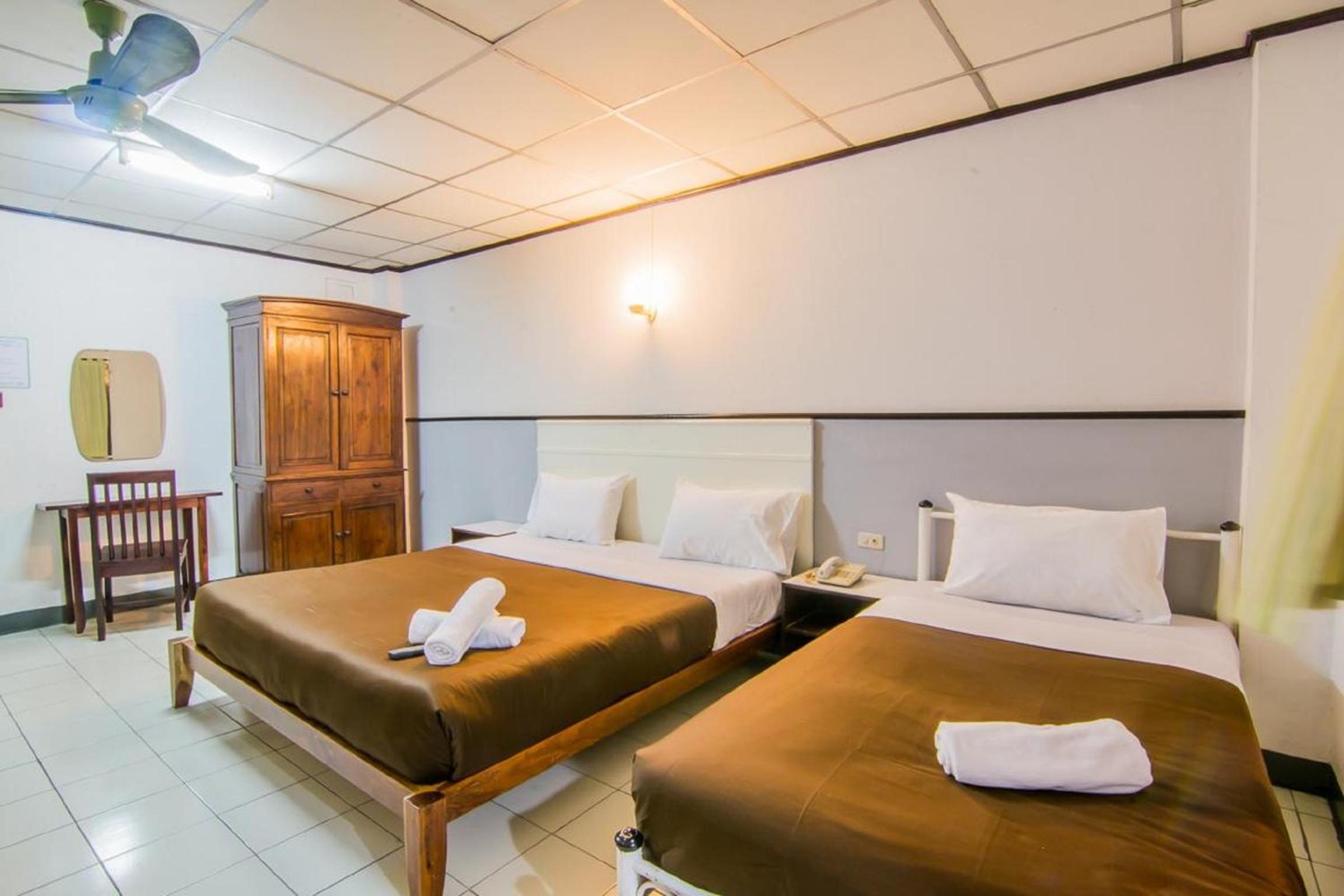 Standard Triple Room  with Balcony - Photo 4