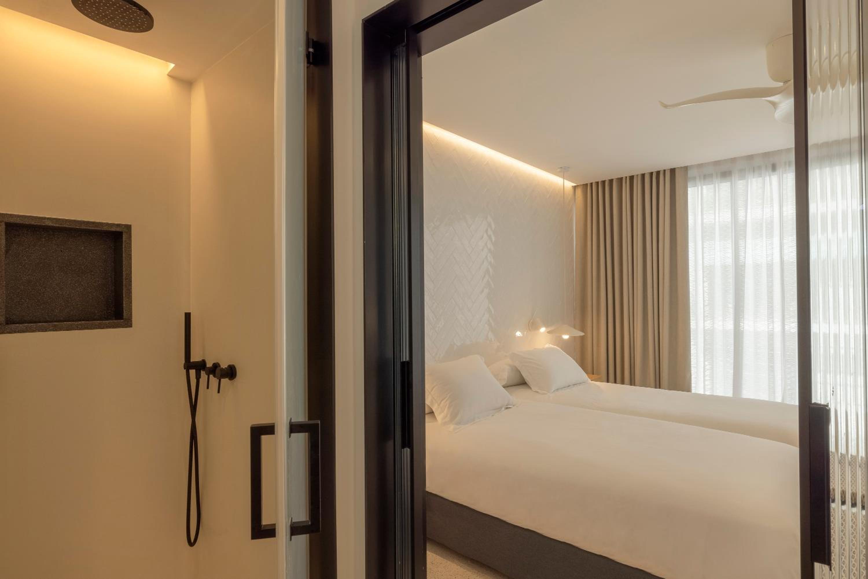 Superior Double Room - Photo 2