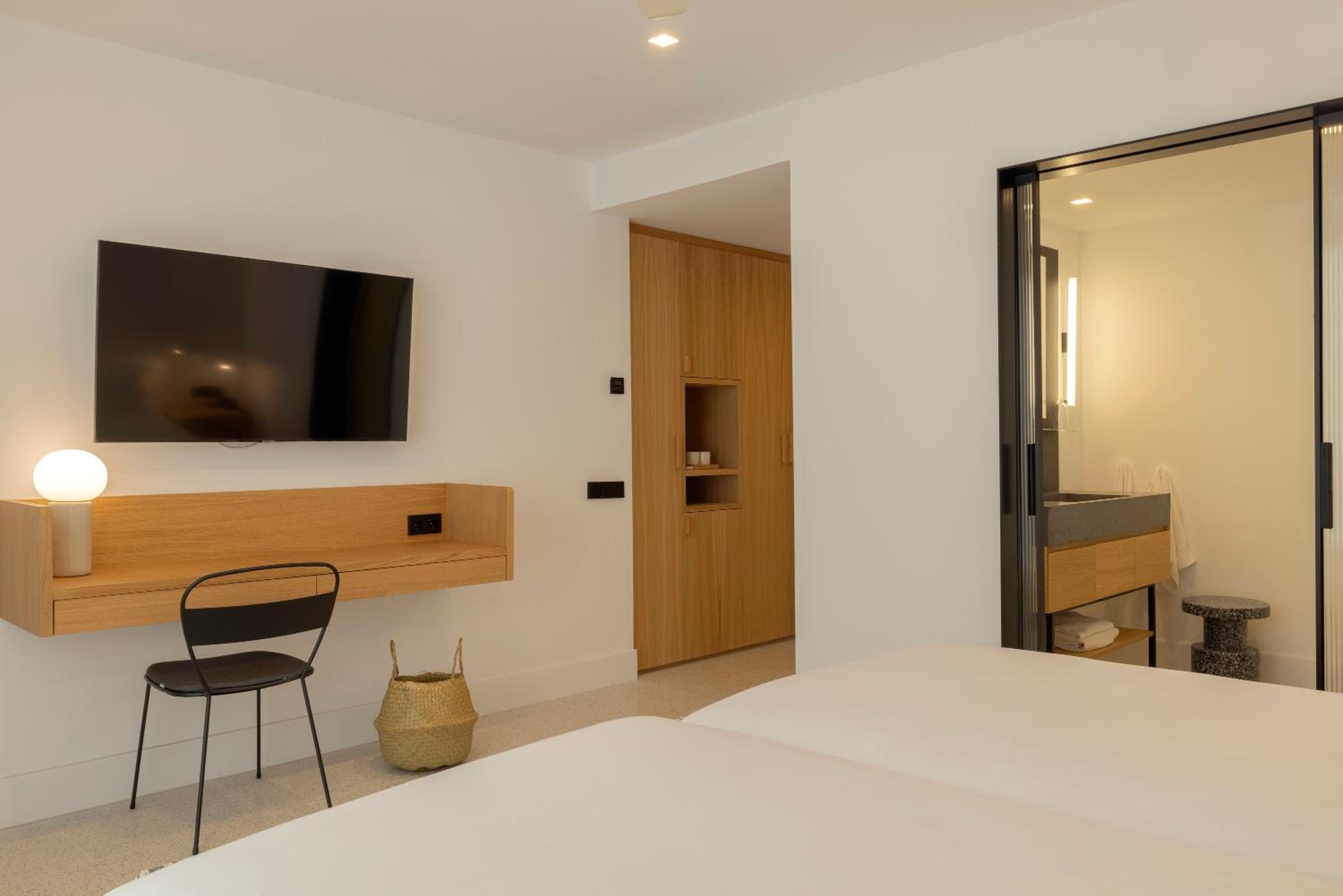 Superior Double Room - Photo 3