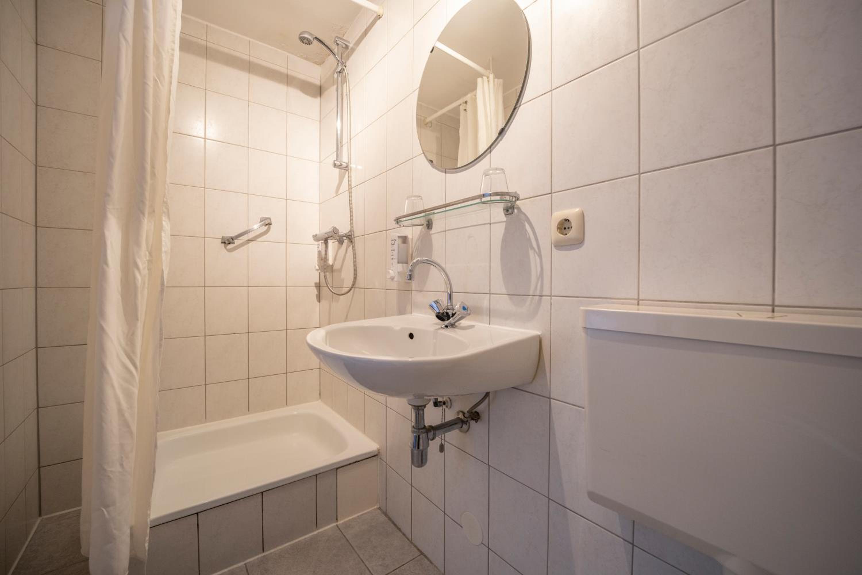 Standard Double Room with Shower photo 2
