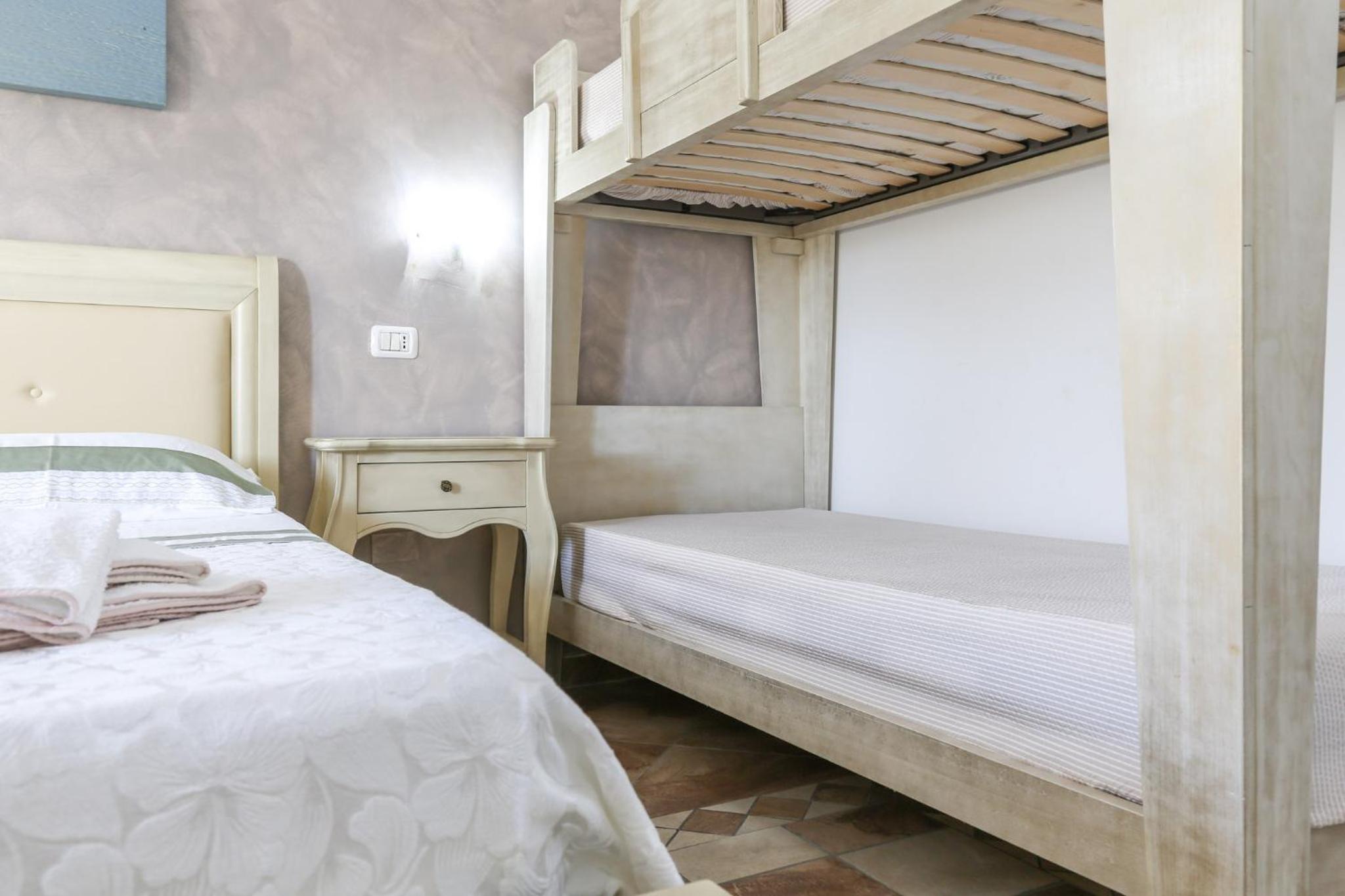 Quadruple Room - Photo 2