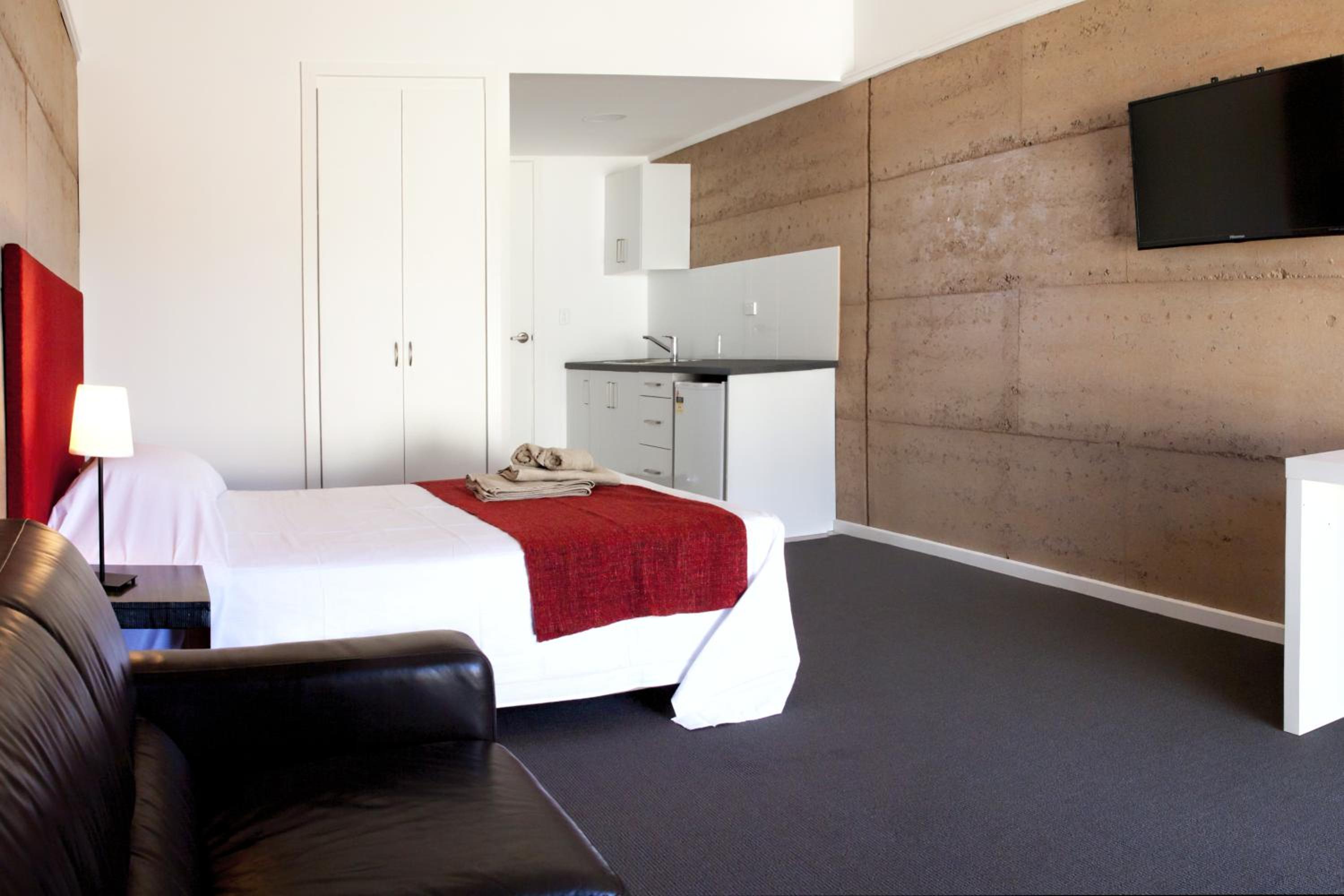 Standard King Room photo 3