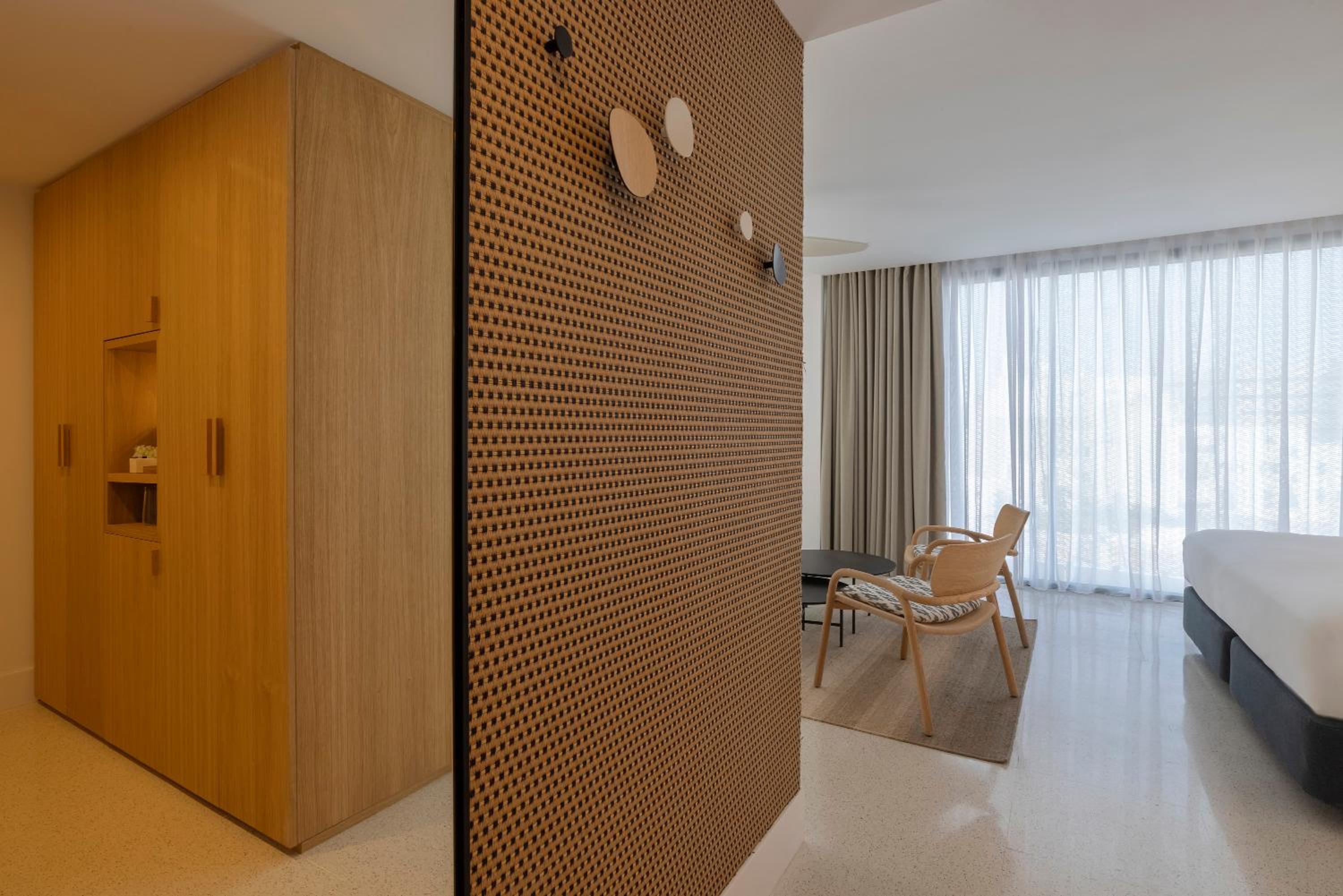 Suite - Photo 4