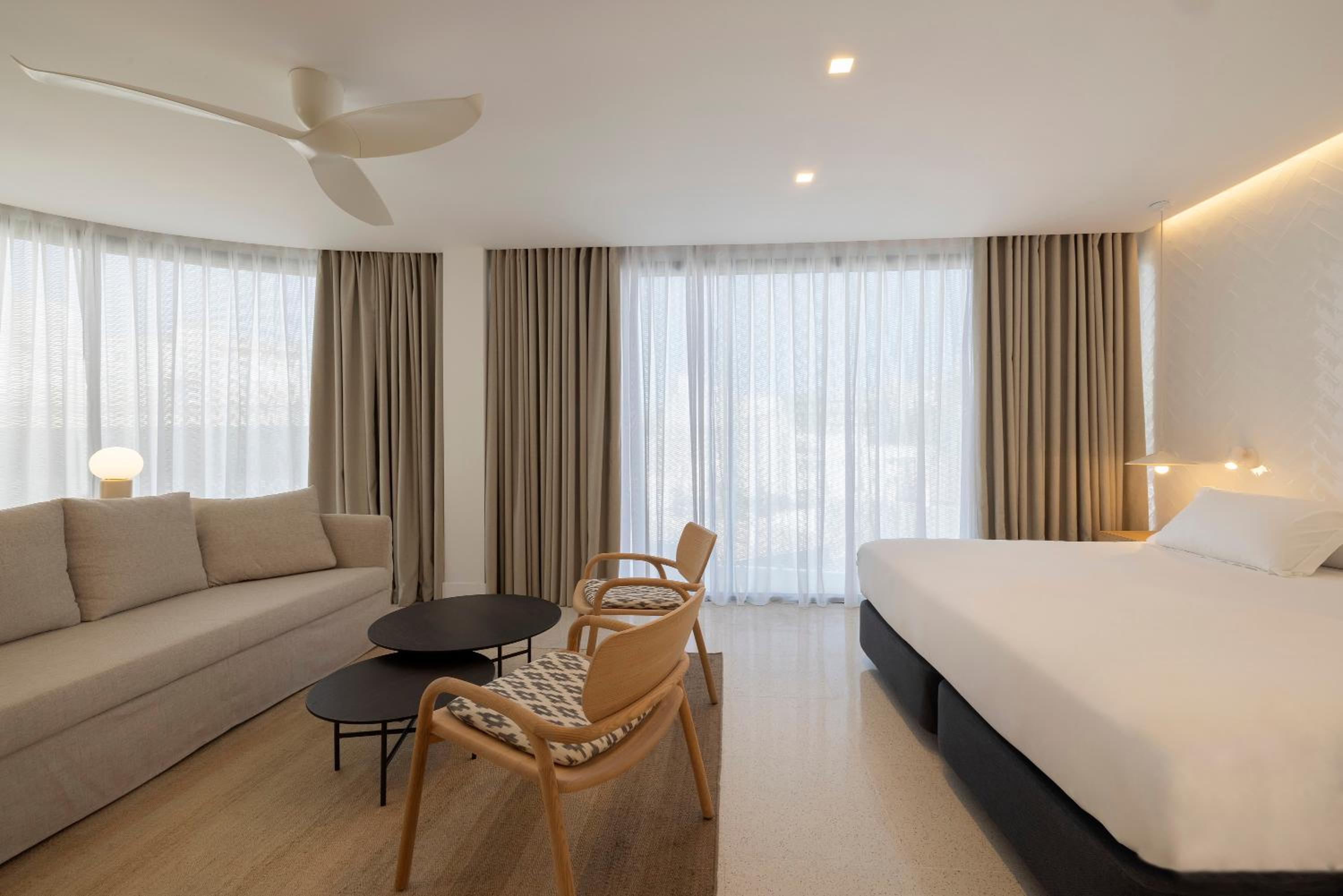 Suite - Photo 5