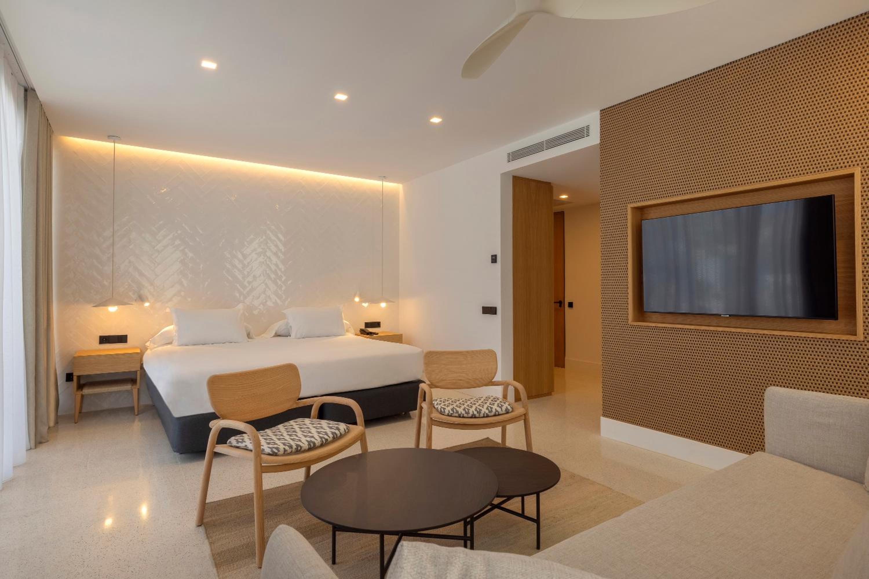 Suite - Photo 7