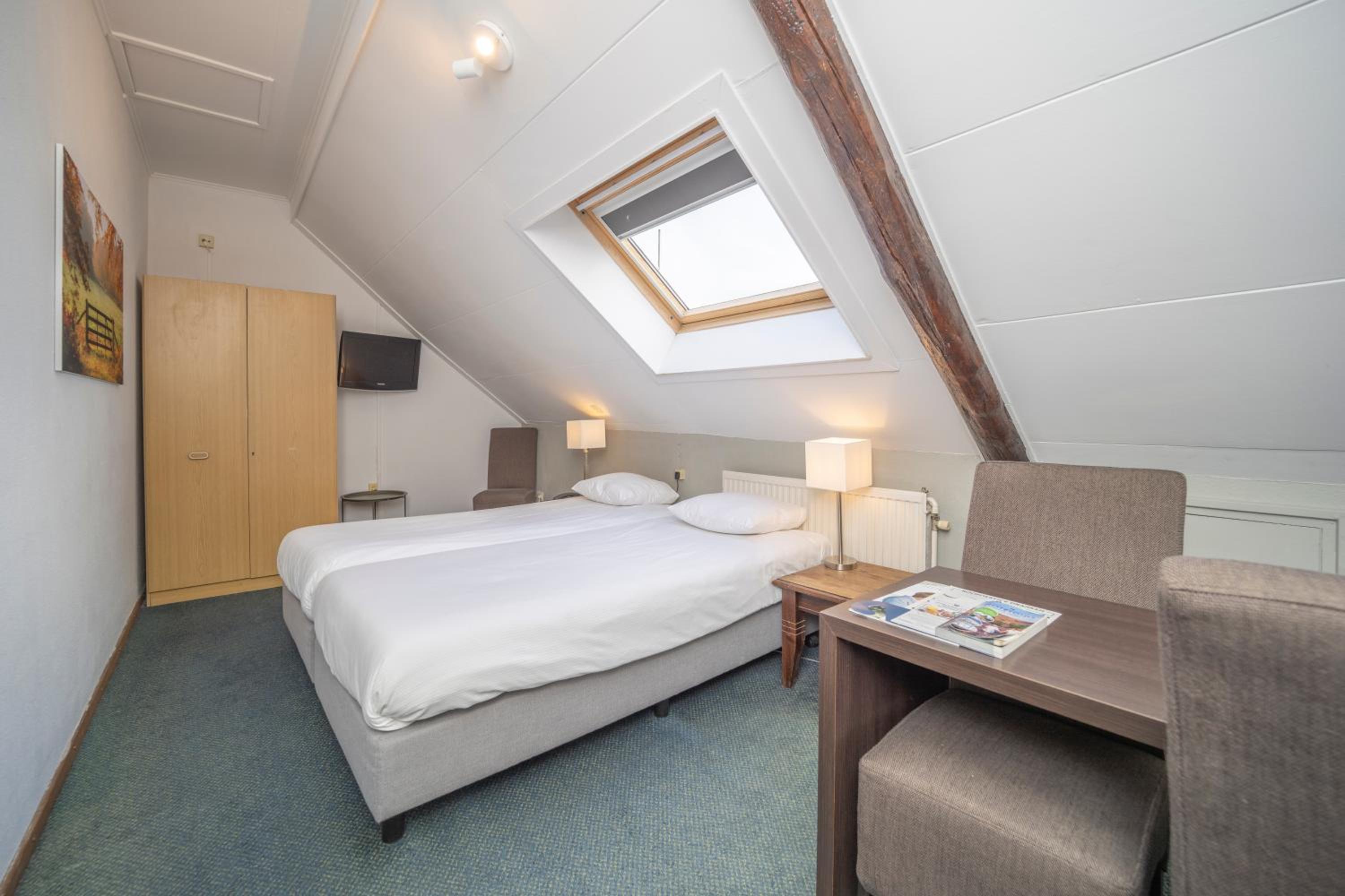 Standard Double Room With Bath photo 1