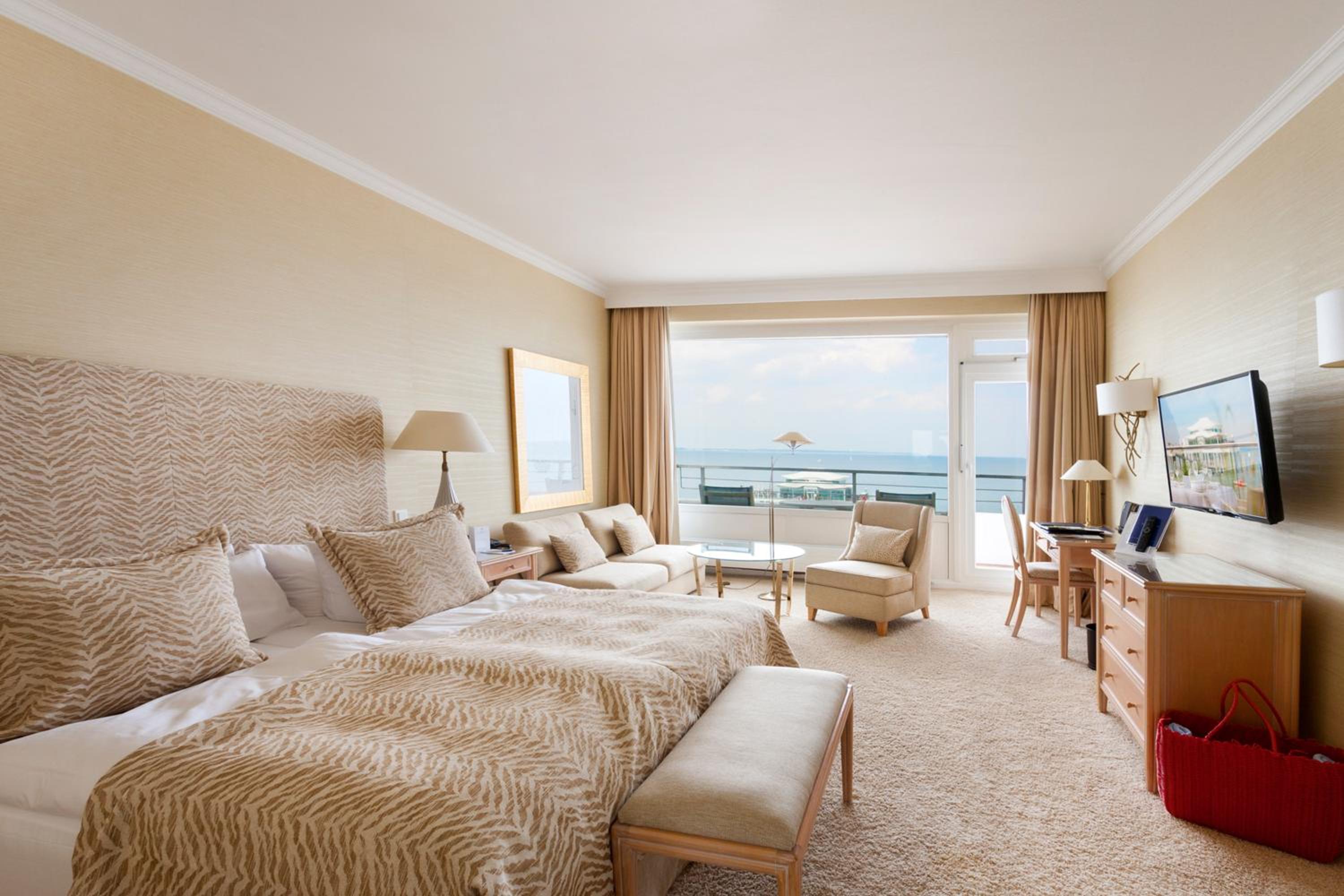 Suite (Sea and Land View) - Photo 1