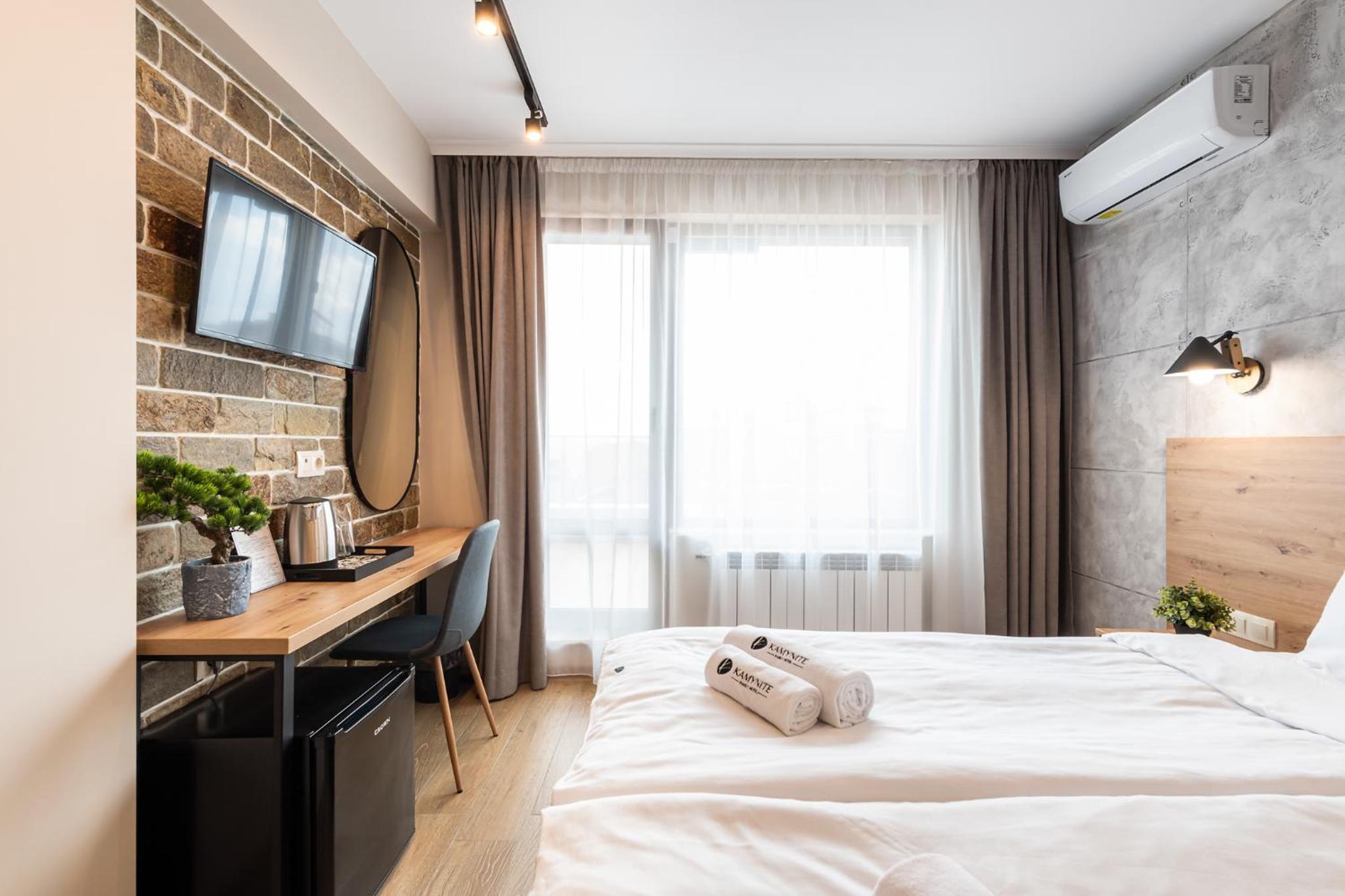 Deluxe Double Room with Balcony and Sea View - Photo 1