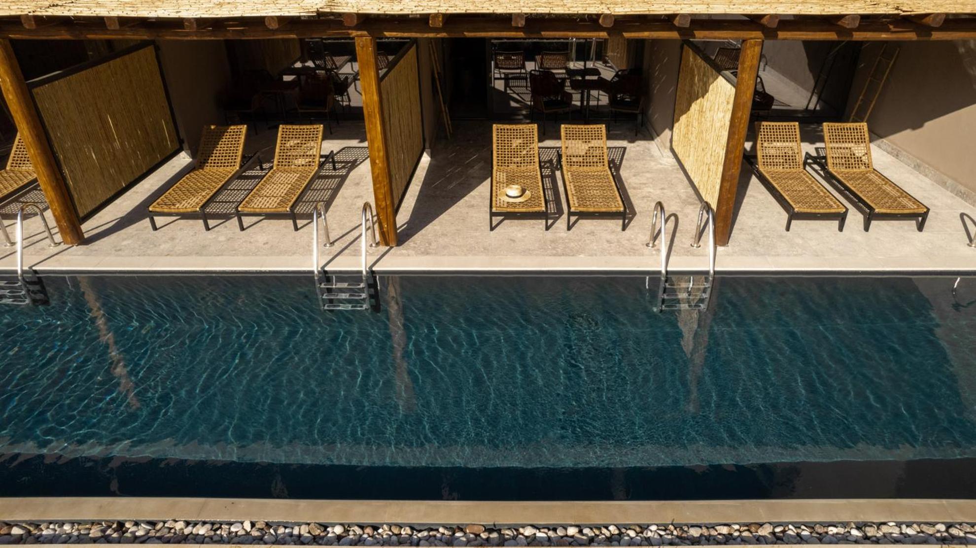 Double Swim up Pool Rooms - Photo 12