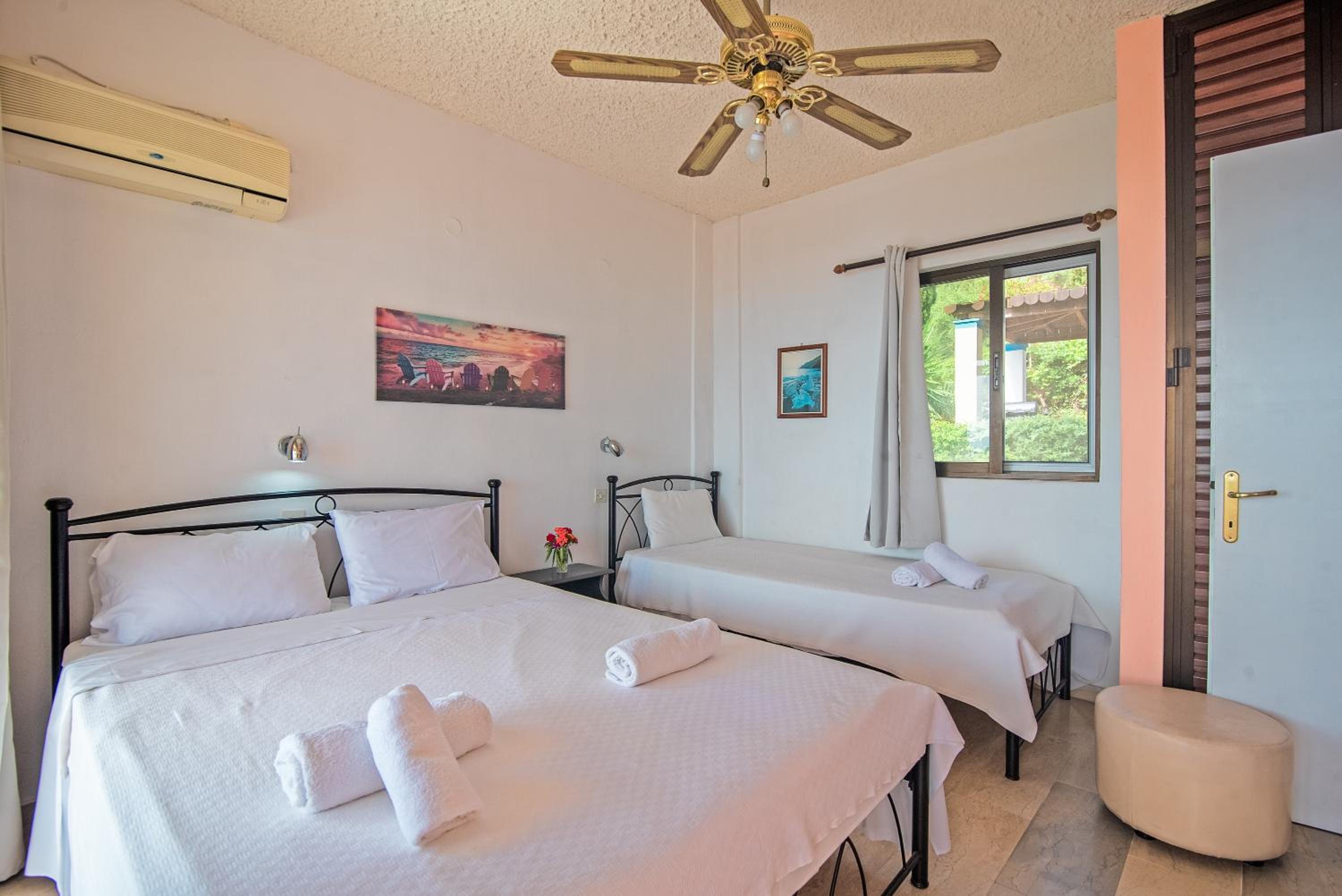 Superior One-Bedroom Apartment with Balcony - Photo 19