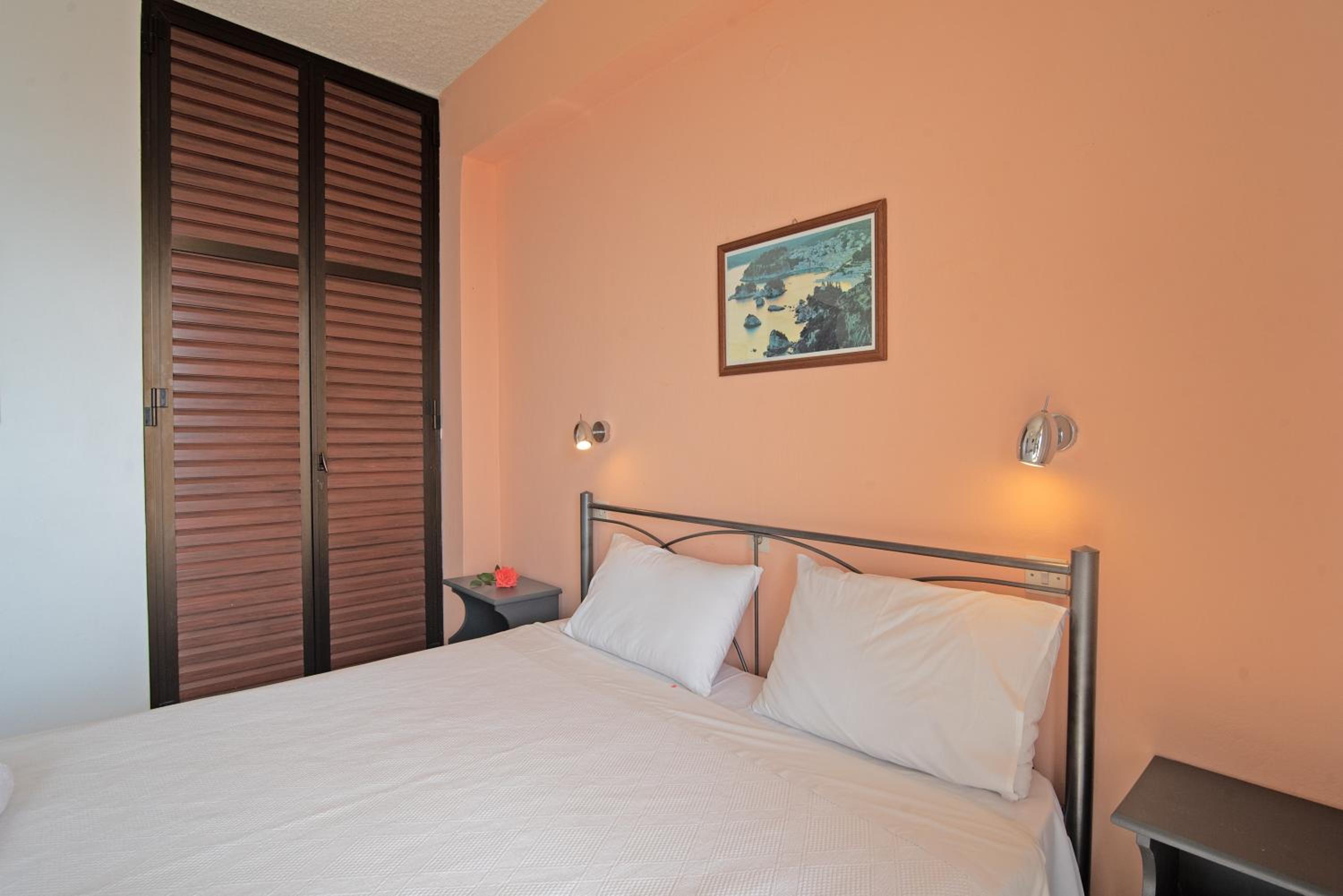 Superior One-Bedroom Apartment with Balcony - Photo 17