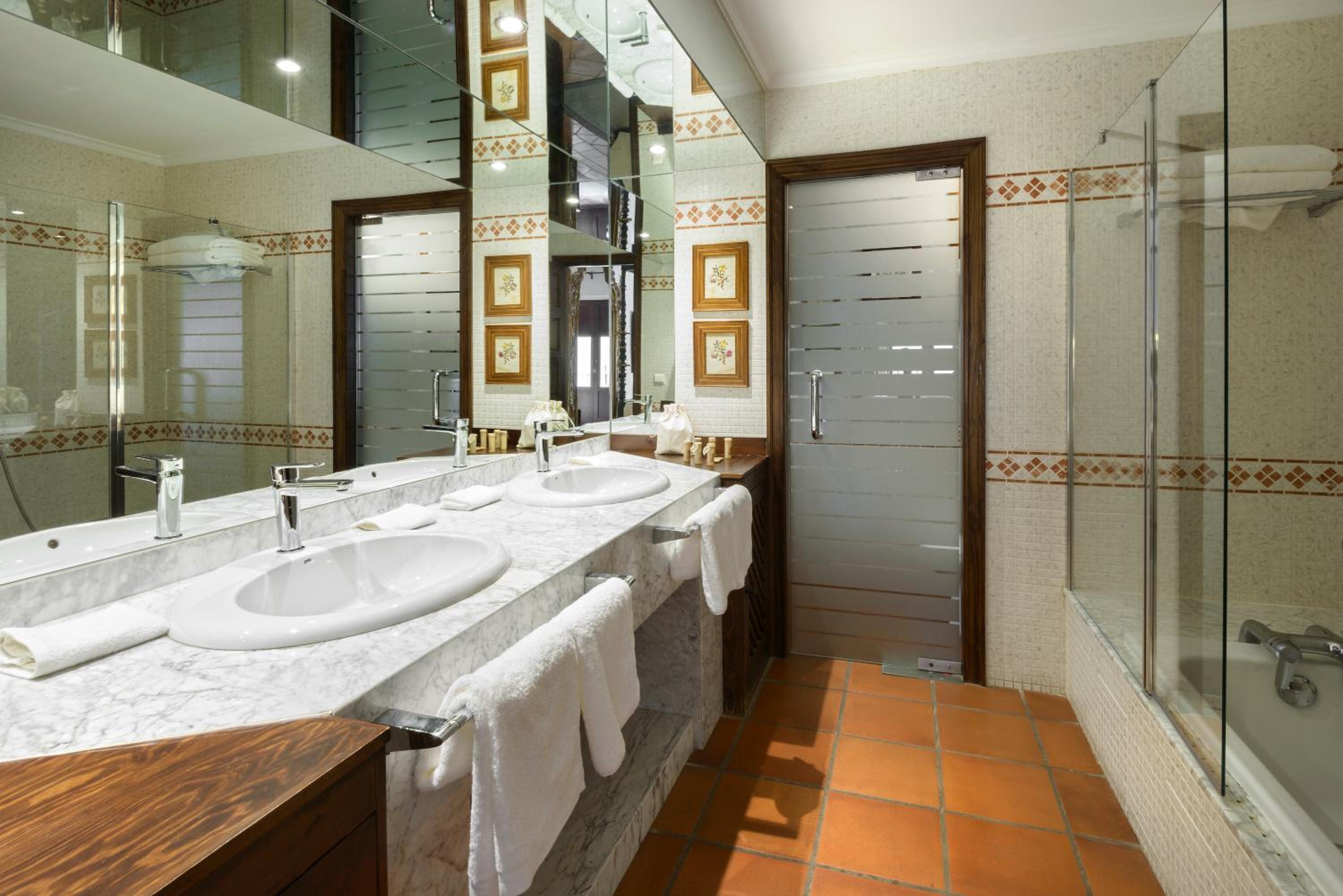 Suite with Balcony photo 2