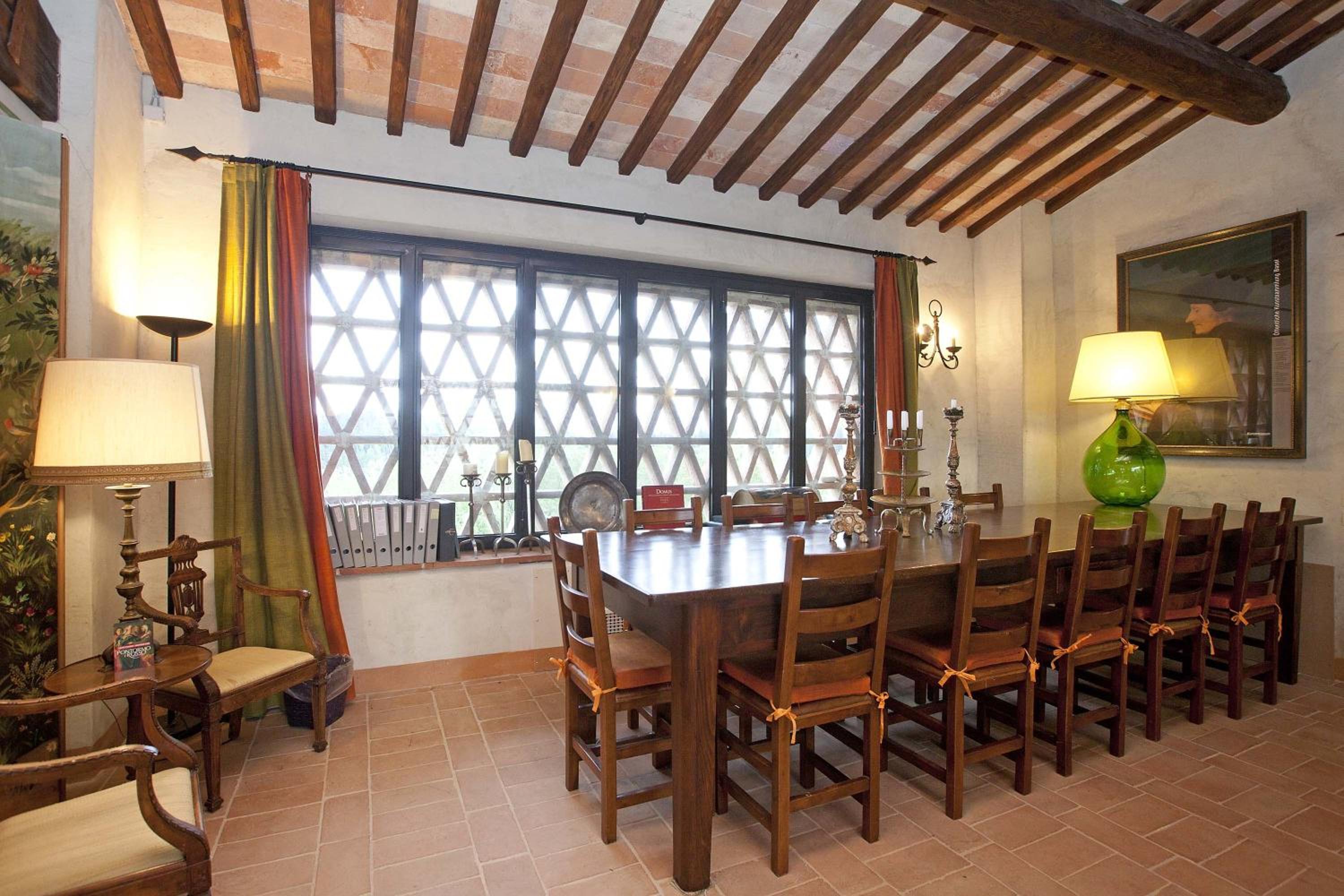 Three-Bedroom House with Terrace  photo 2