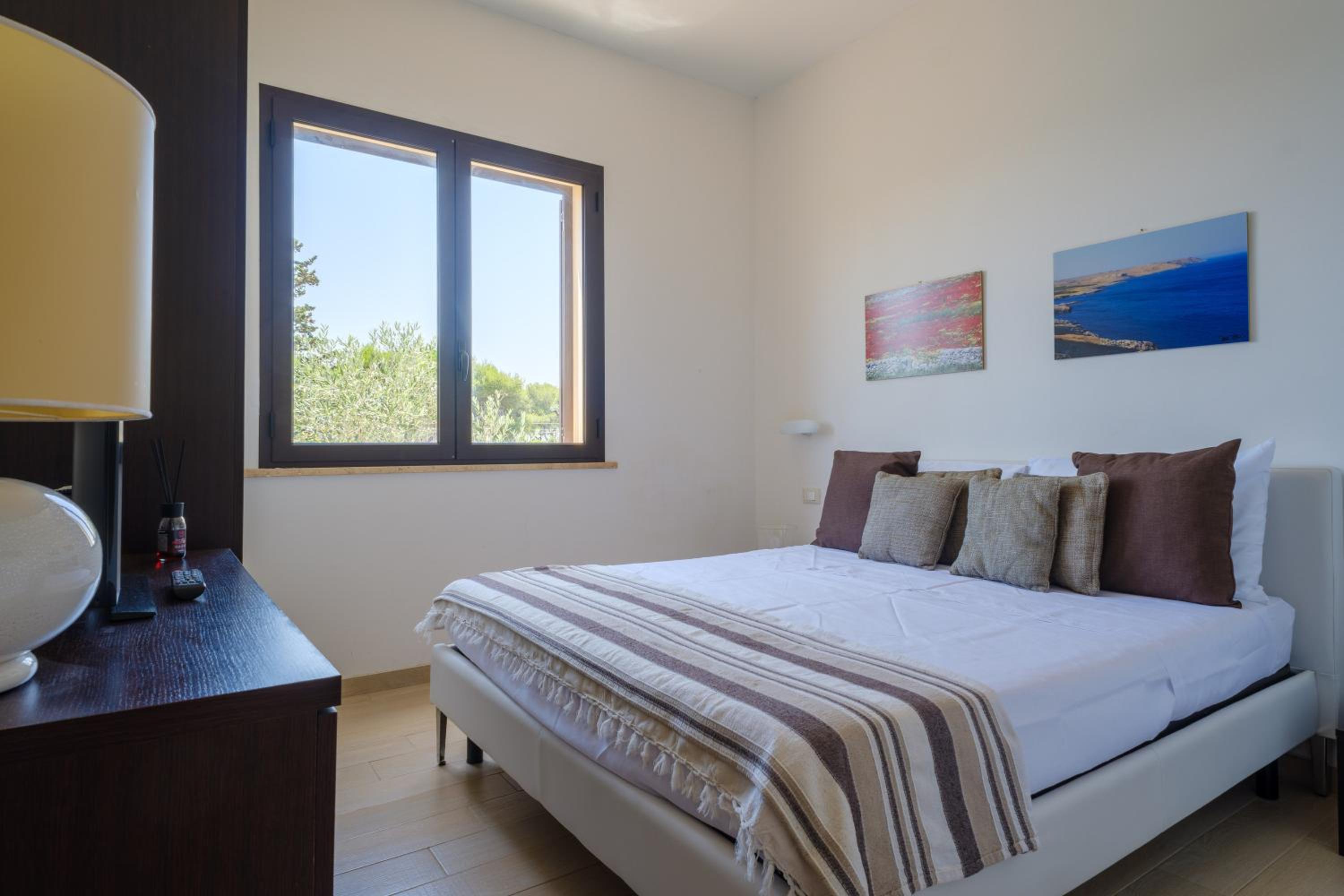Two-Bedroom Deluxe Apartment with Garden View