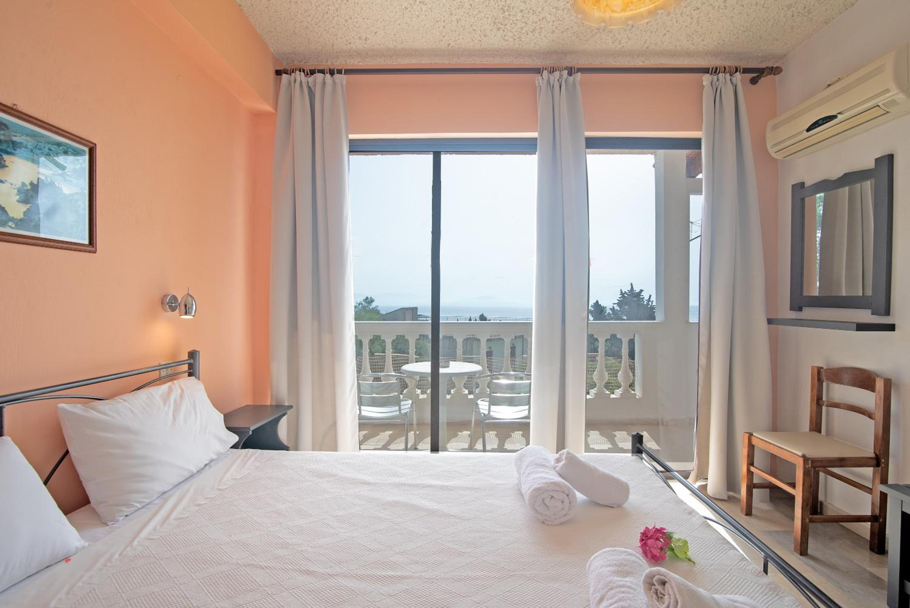 Superior One-Bedroom Apartment with Balcony - Photo 15