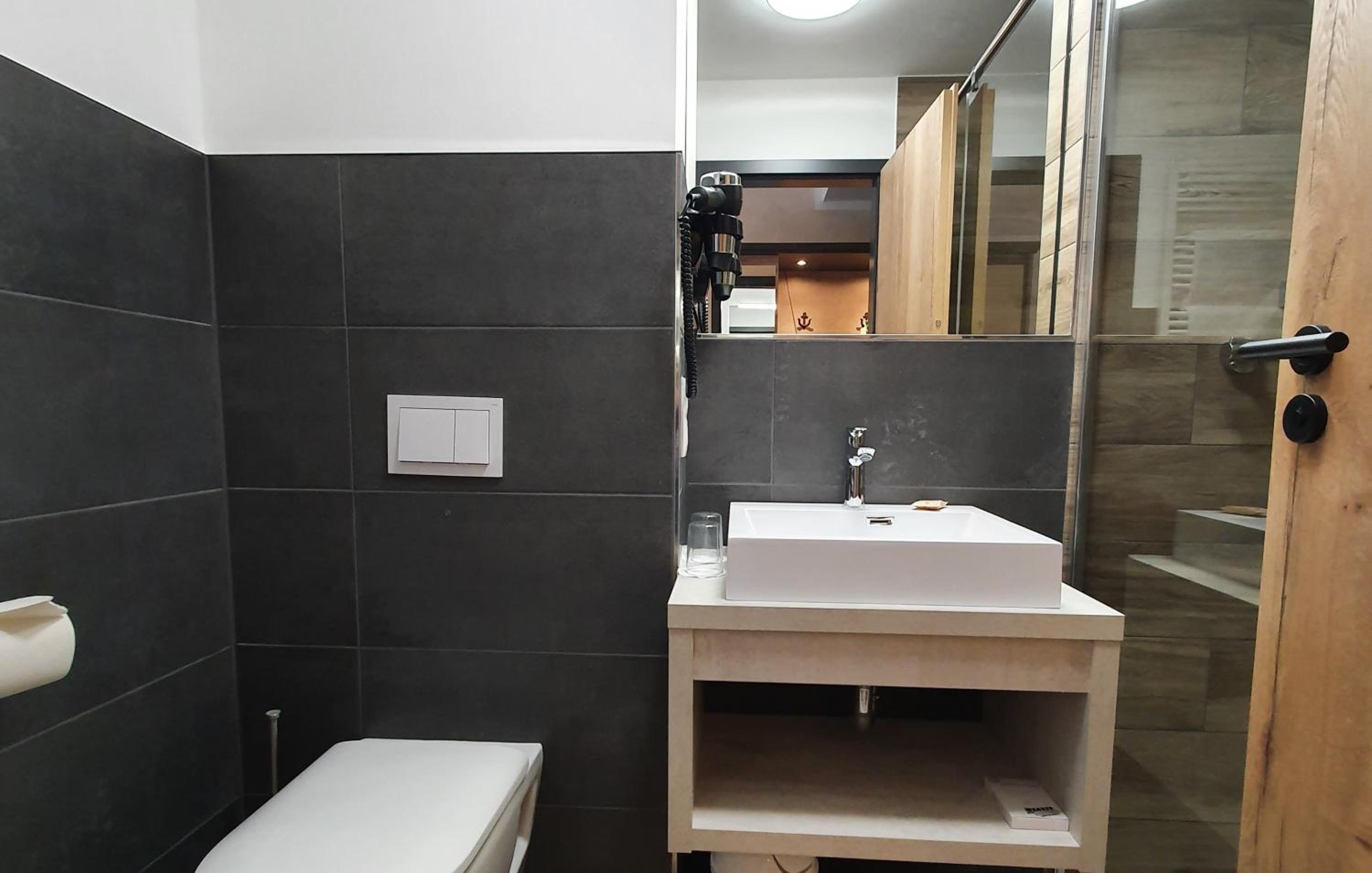 Large Double Room photo 3