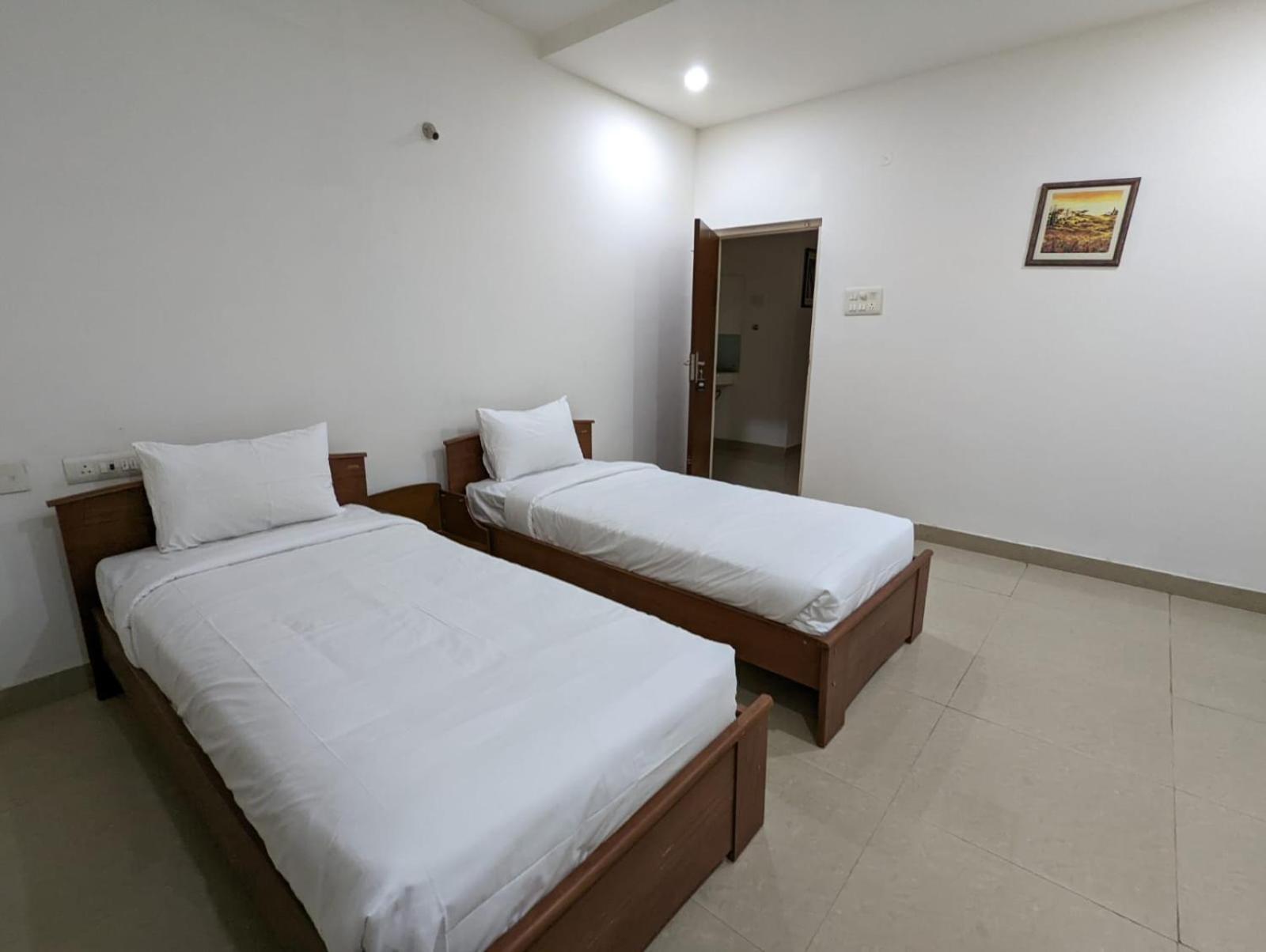 Standard Double Room - Photo 4