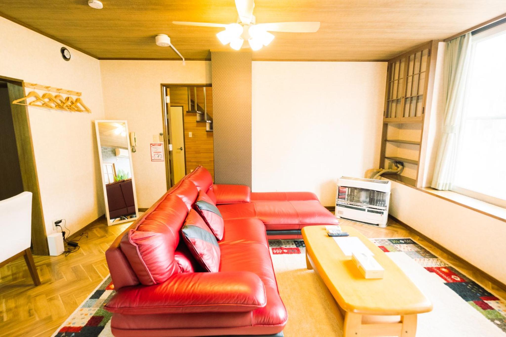 Four-Bedroom House - Photo 4