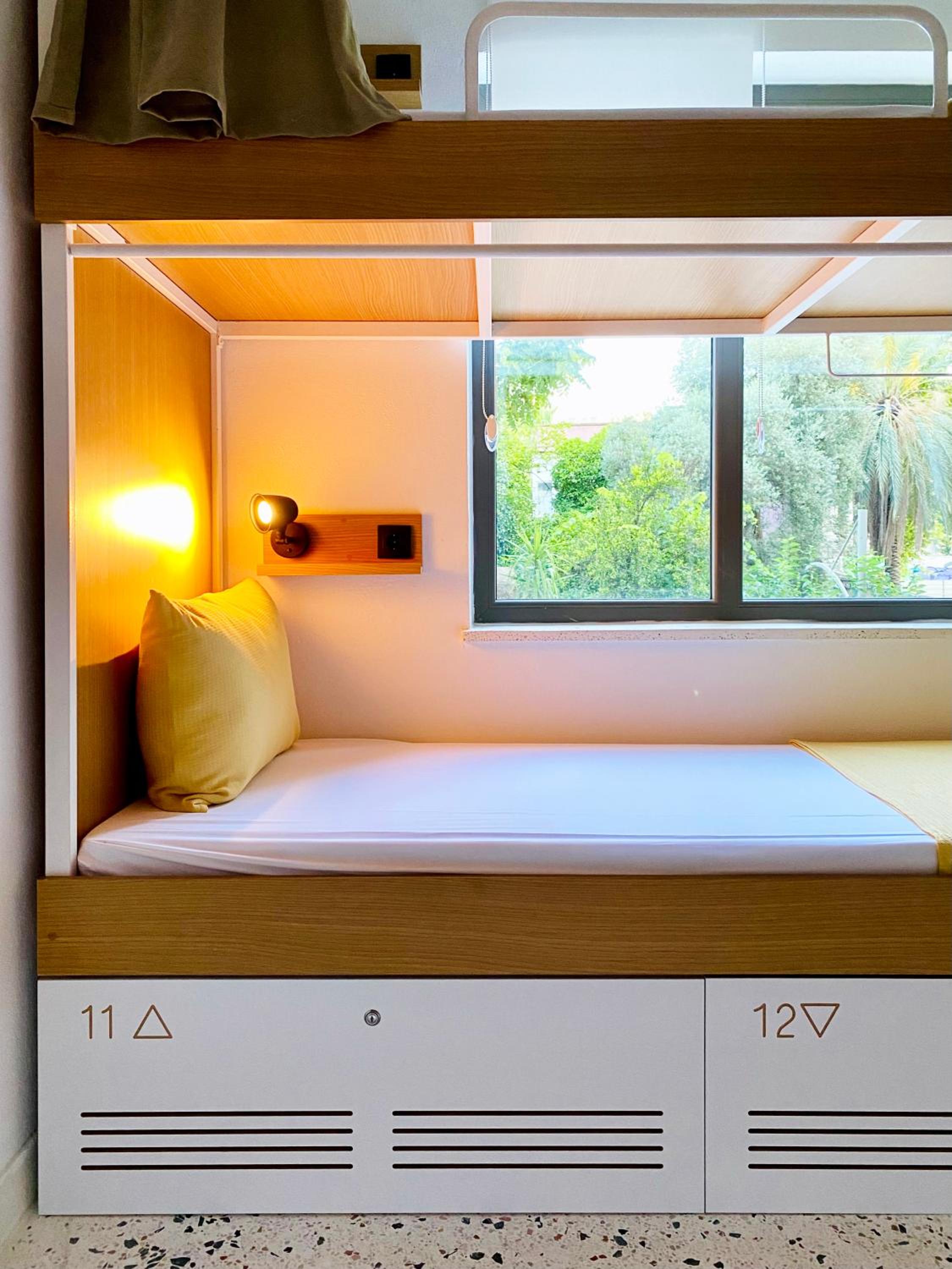 Bed in 4-Bed Female Dormitory Room photo 2