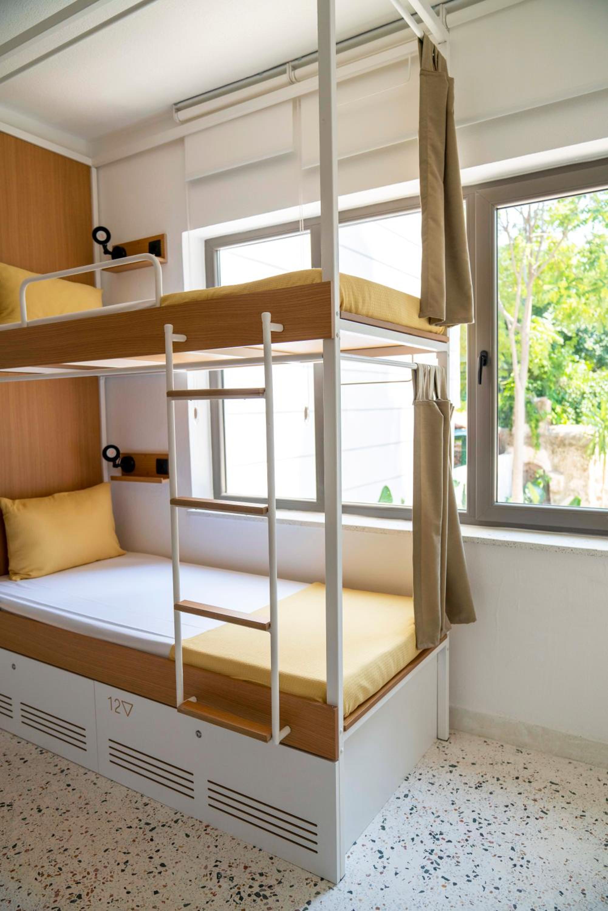 Bed in 4-Bed Female Dormitory Room photo 3