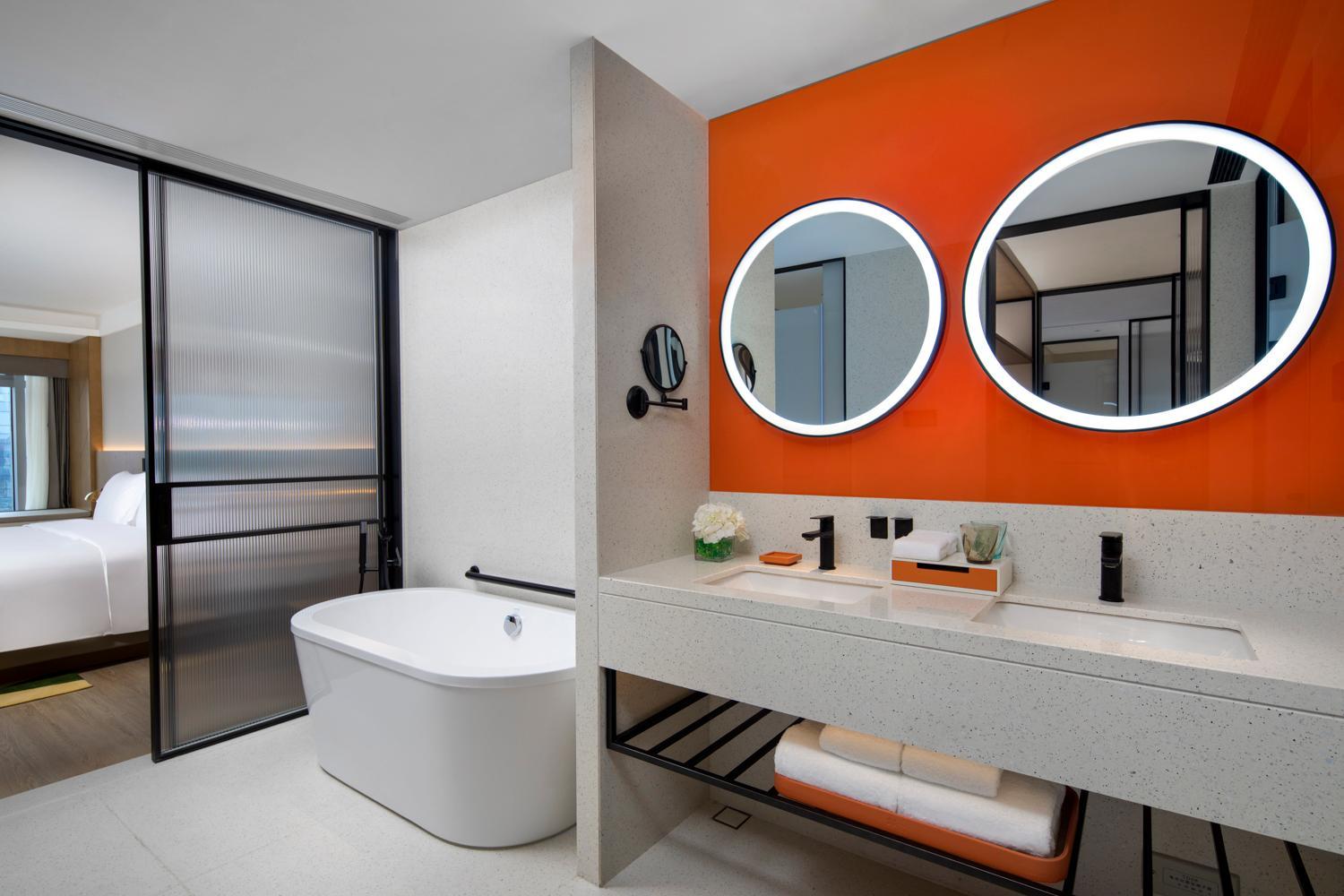 One-Bedroom Suite - Photo 6