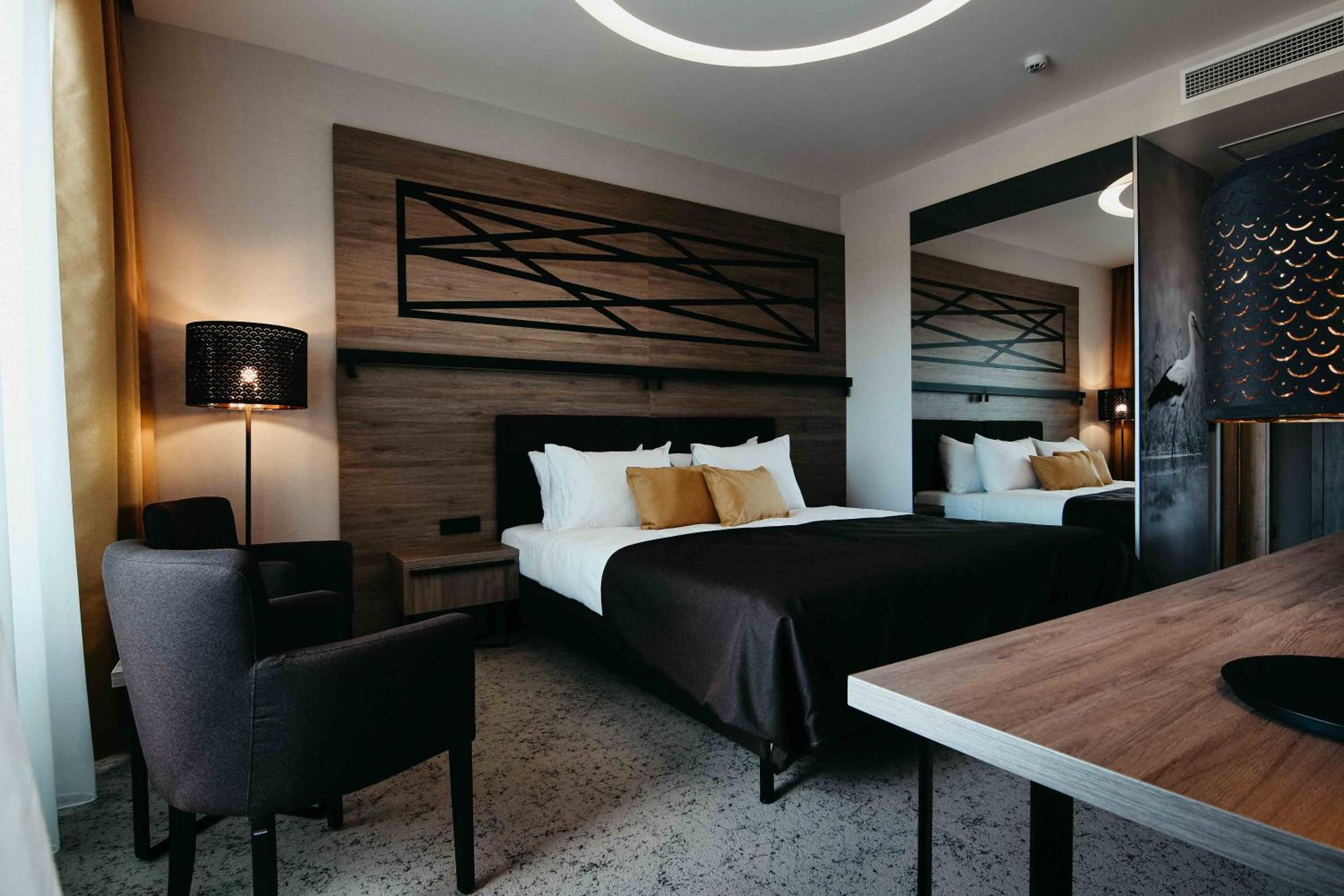 Deluxe Double Room with Balcony - Photo 1