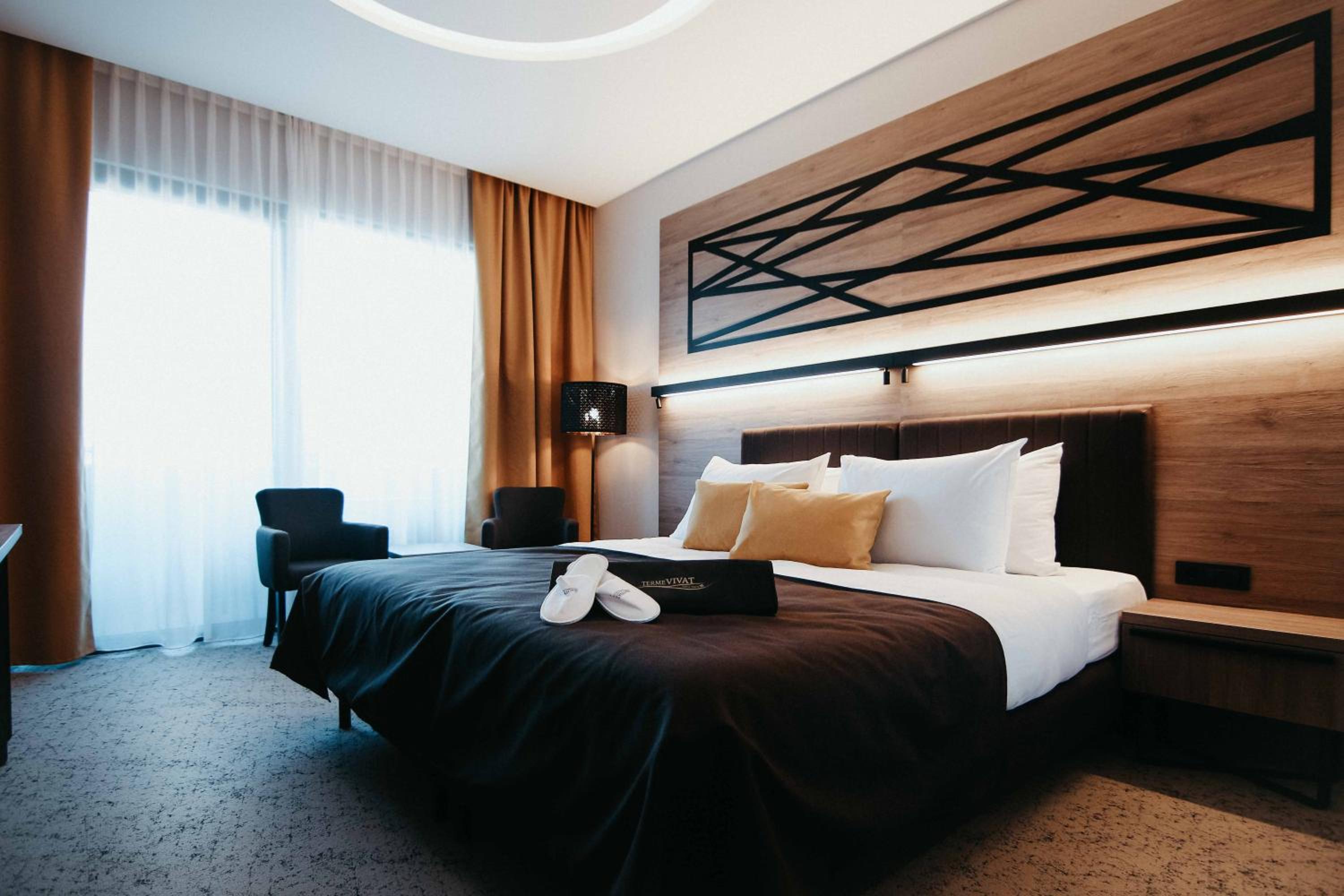 Deluxe Double Room with Balcony - Photo 2