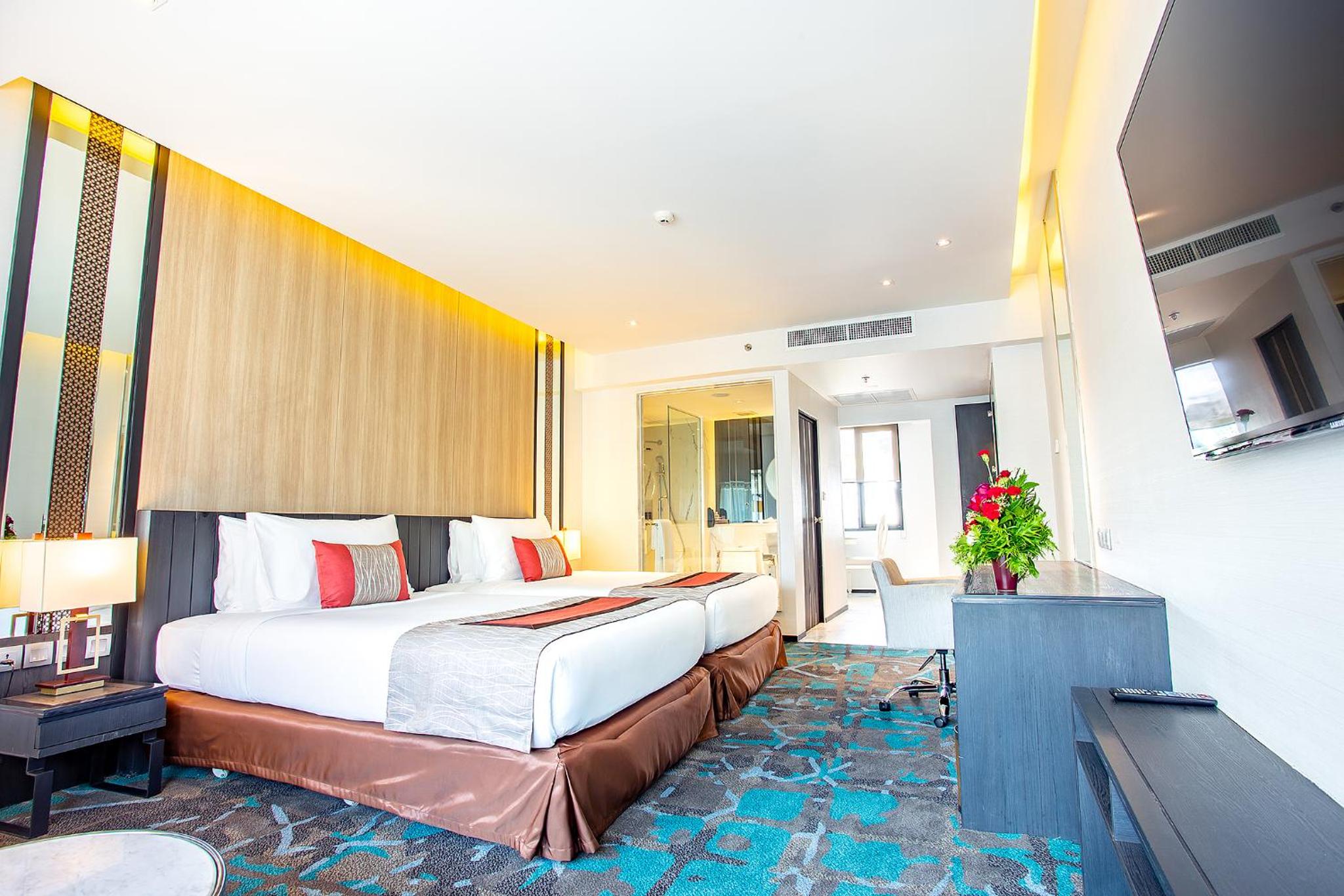 Suite with City View photo 1