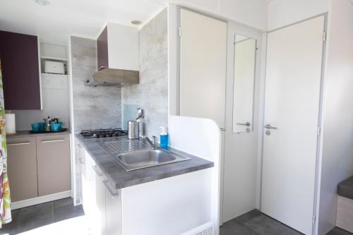 Superior Two-Bedroom Bungalow (4 Adults + 1 Child) photo 3