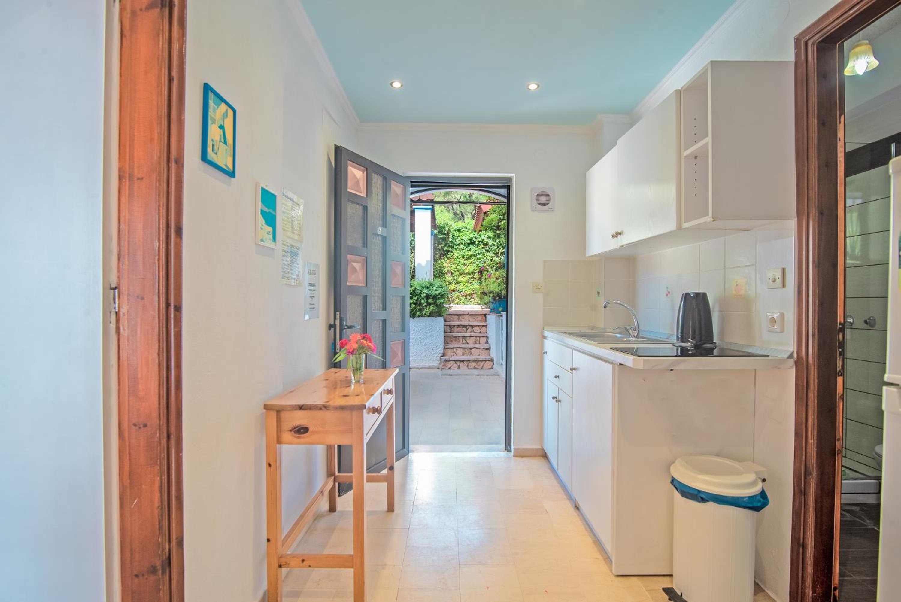 Superior One-Bedroom Apartment with Balcony - Photo 9