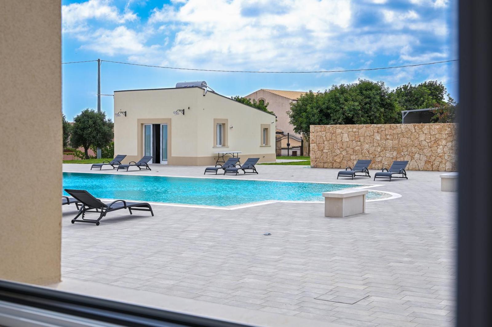Suite with Pool View photo 2