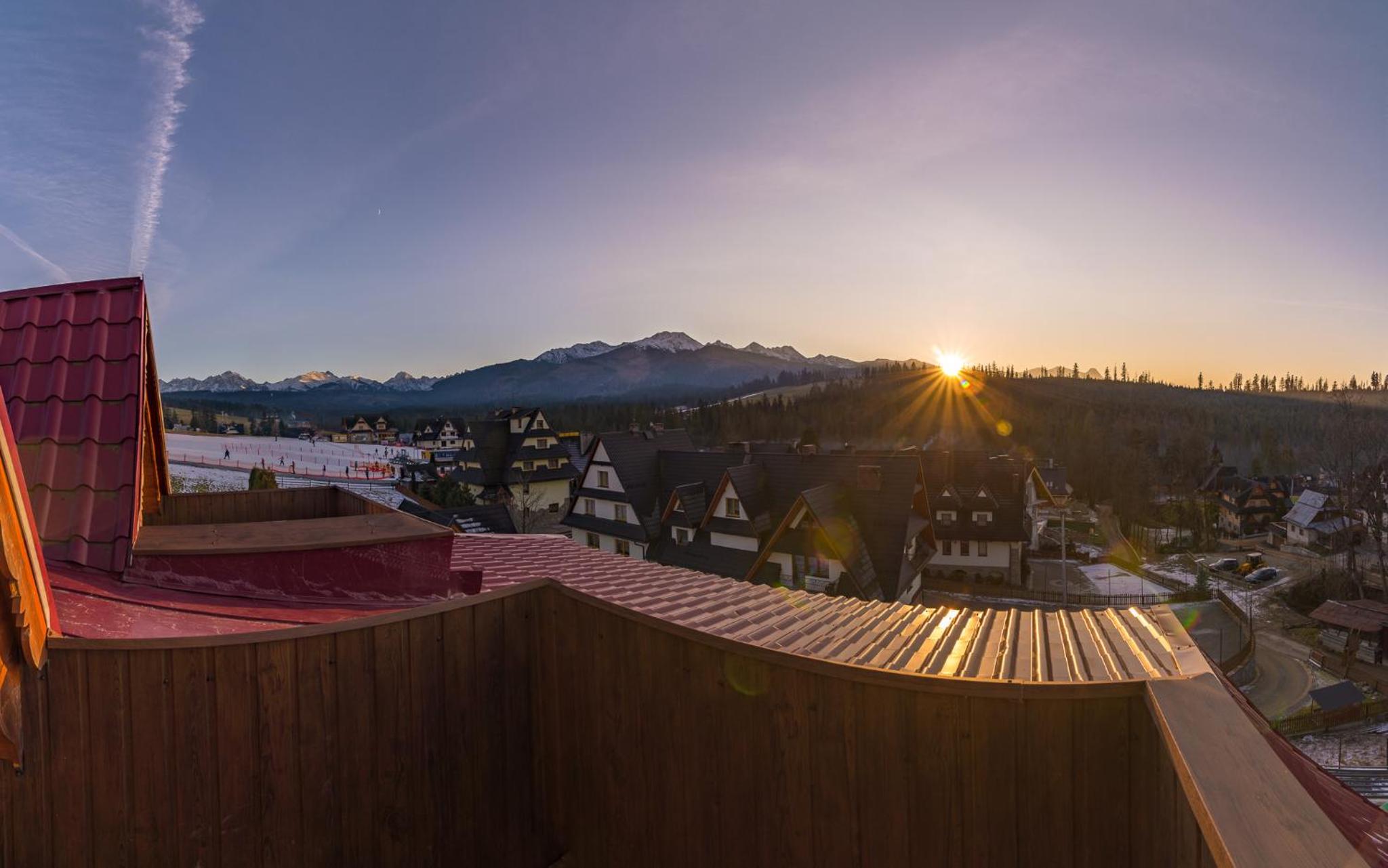 Suite with Mountain View - Photo 10