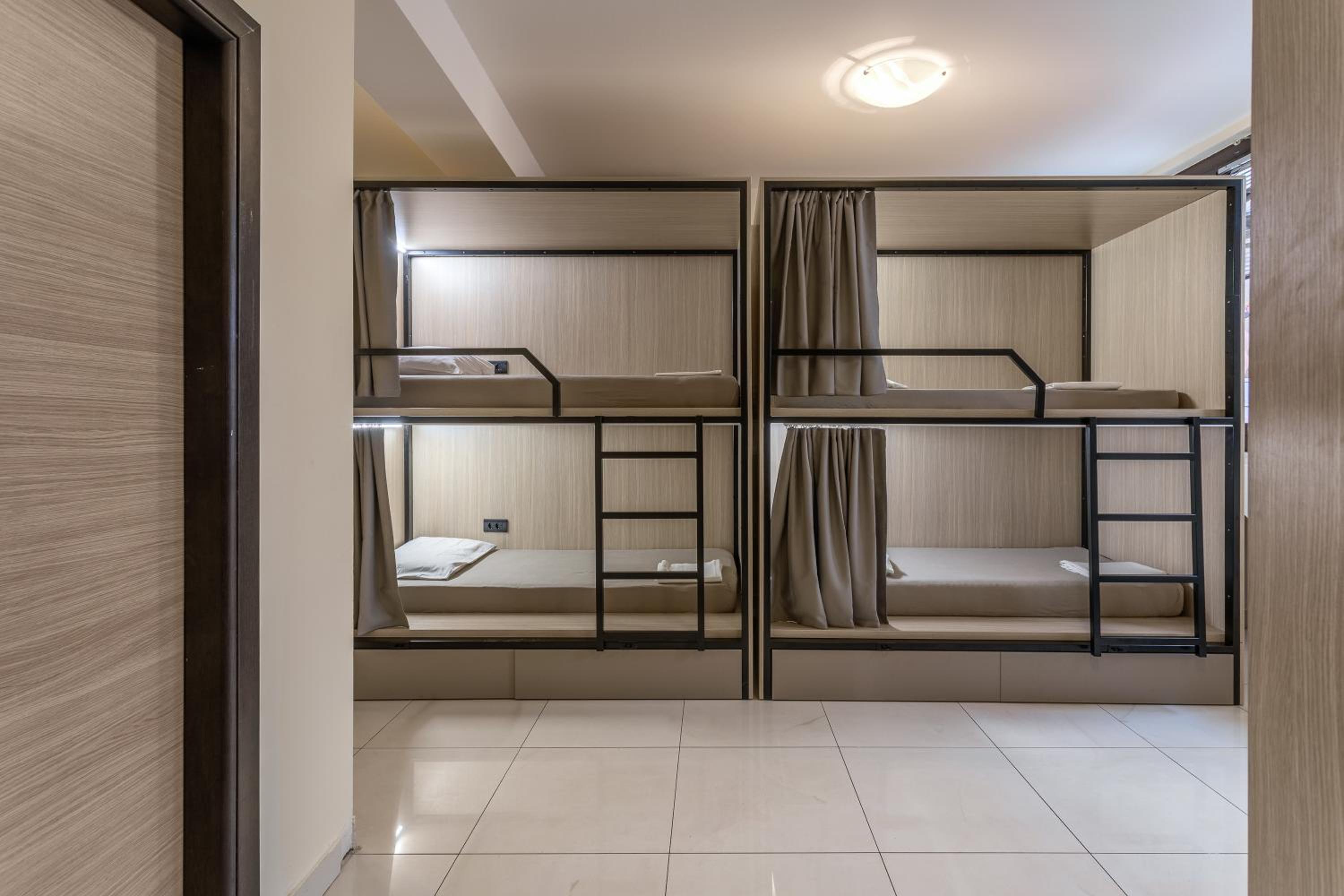 Bed in 12-Bed Mixed Dormitory Room photo 1