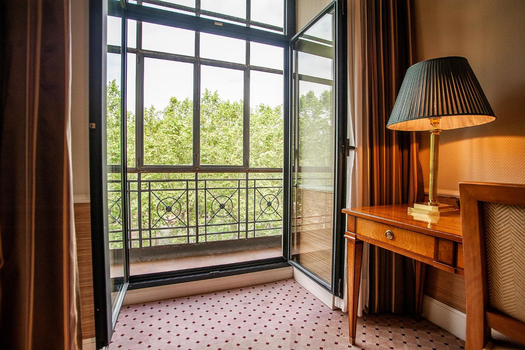 Standard Double or Twin Room with View - Photo 5