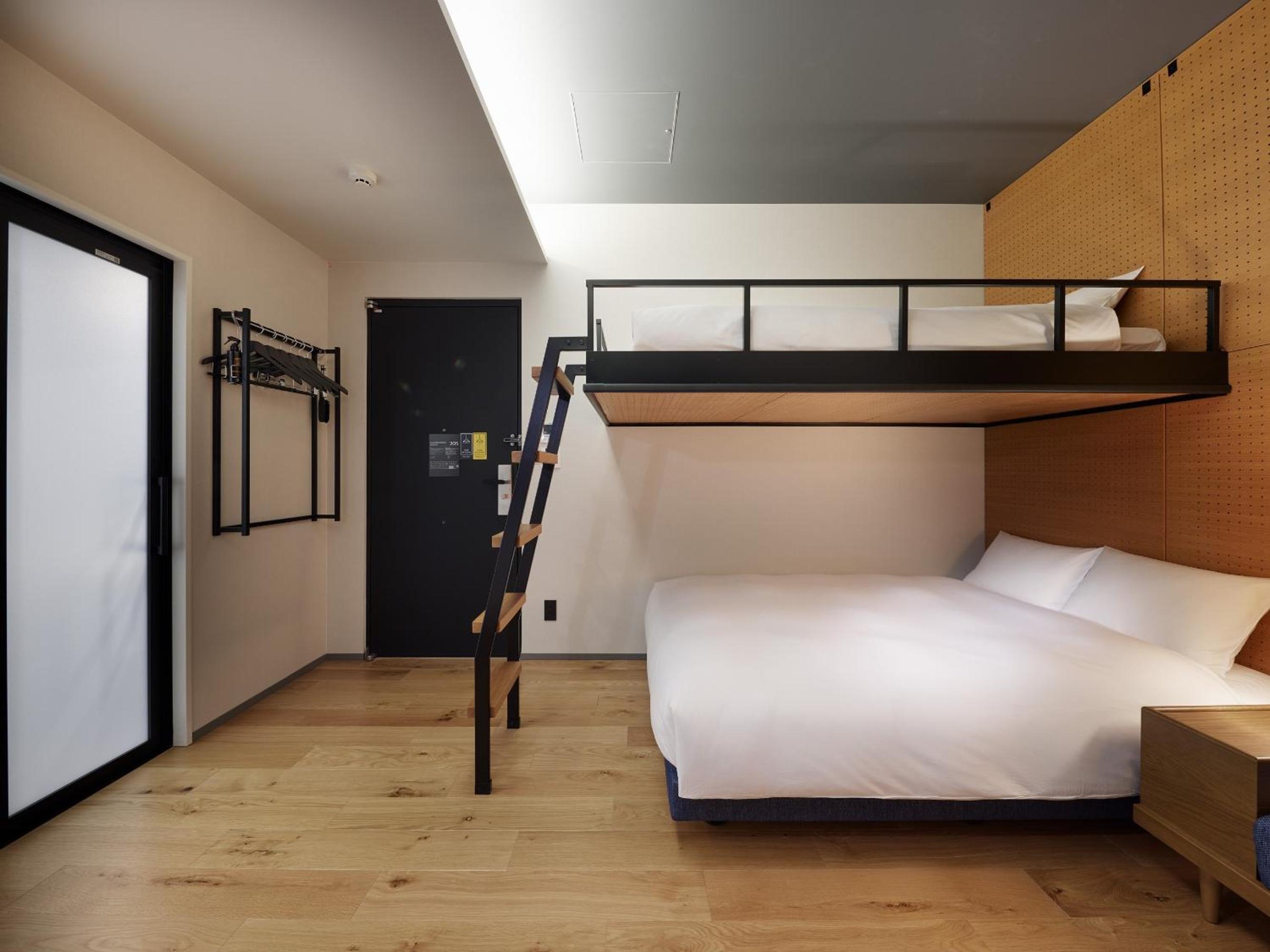 Double Room with Extra Bed - Photo 2