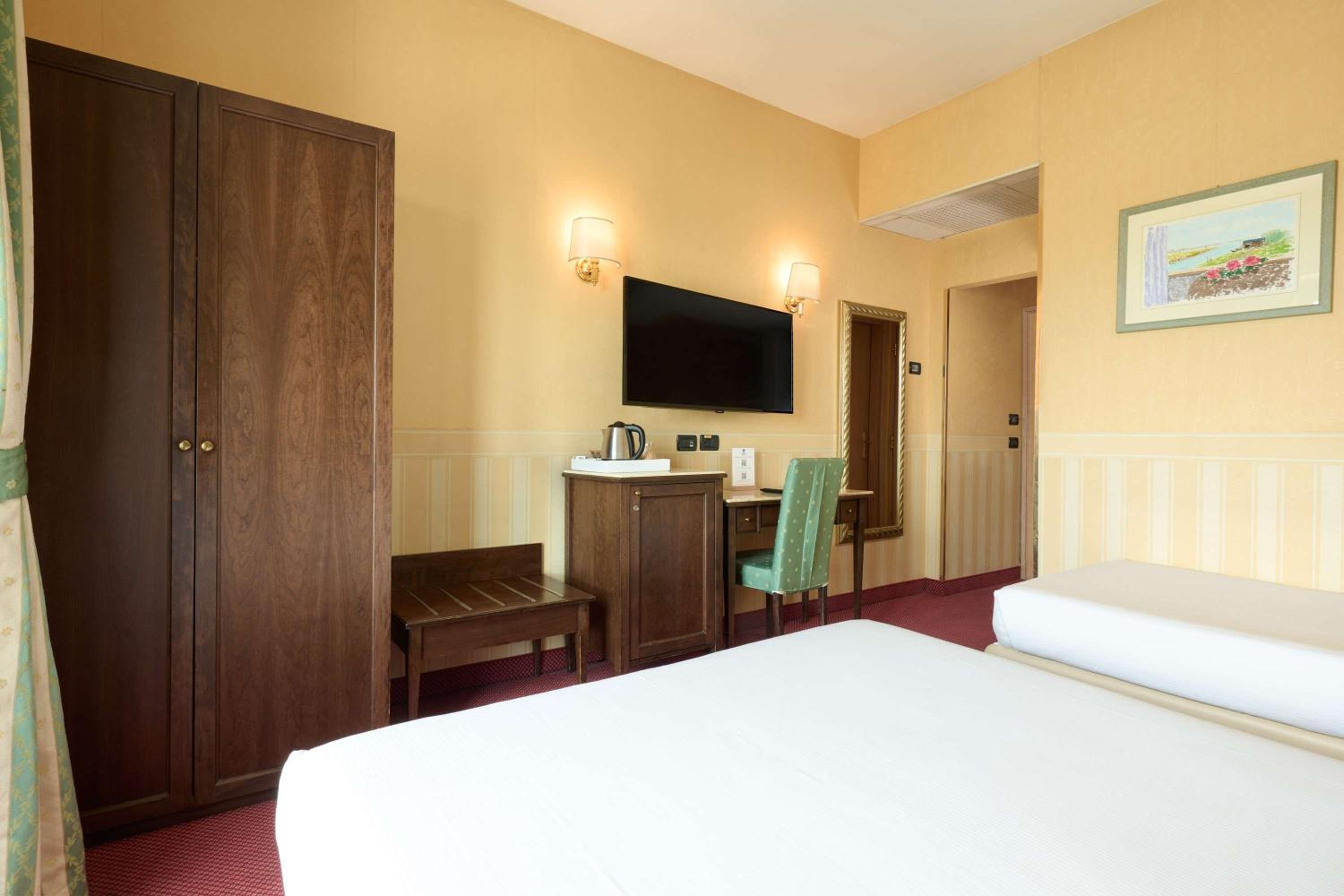 Classic Triple Room - Photo 7