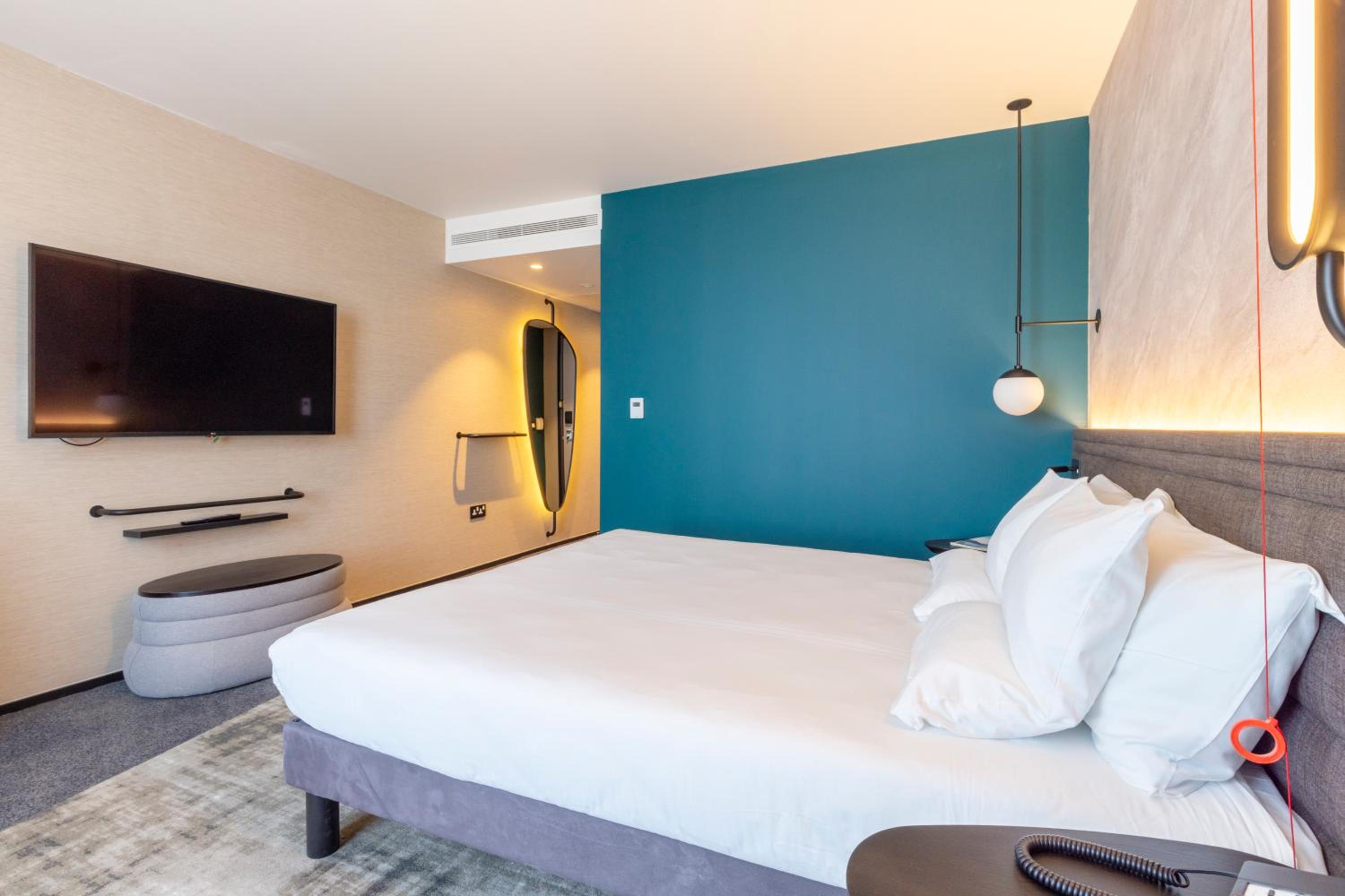 King Room - Accessible - Photo 6