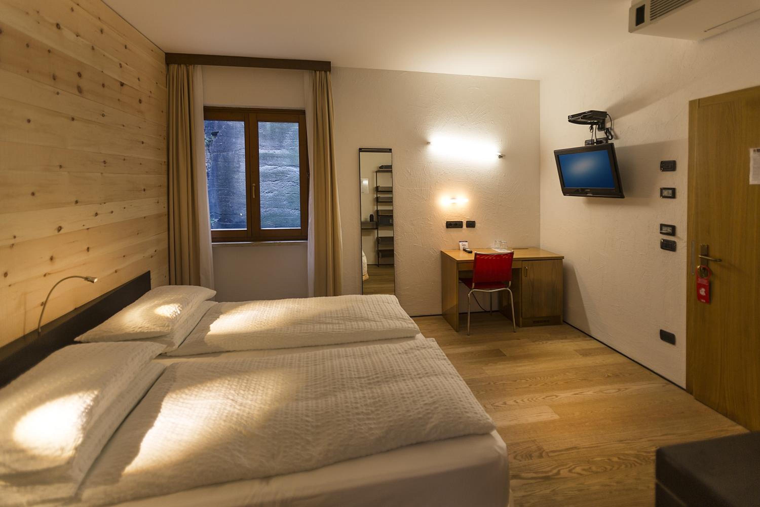 Economy Double Room - Photo 5