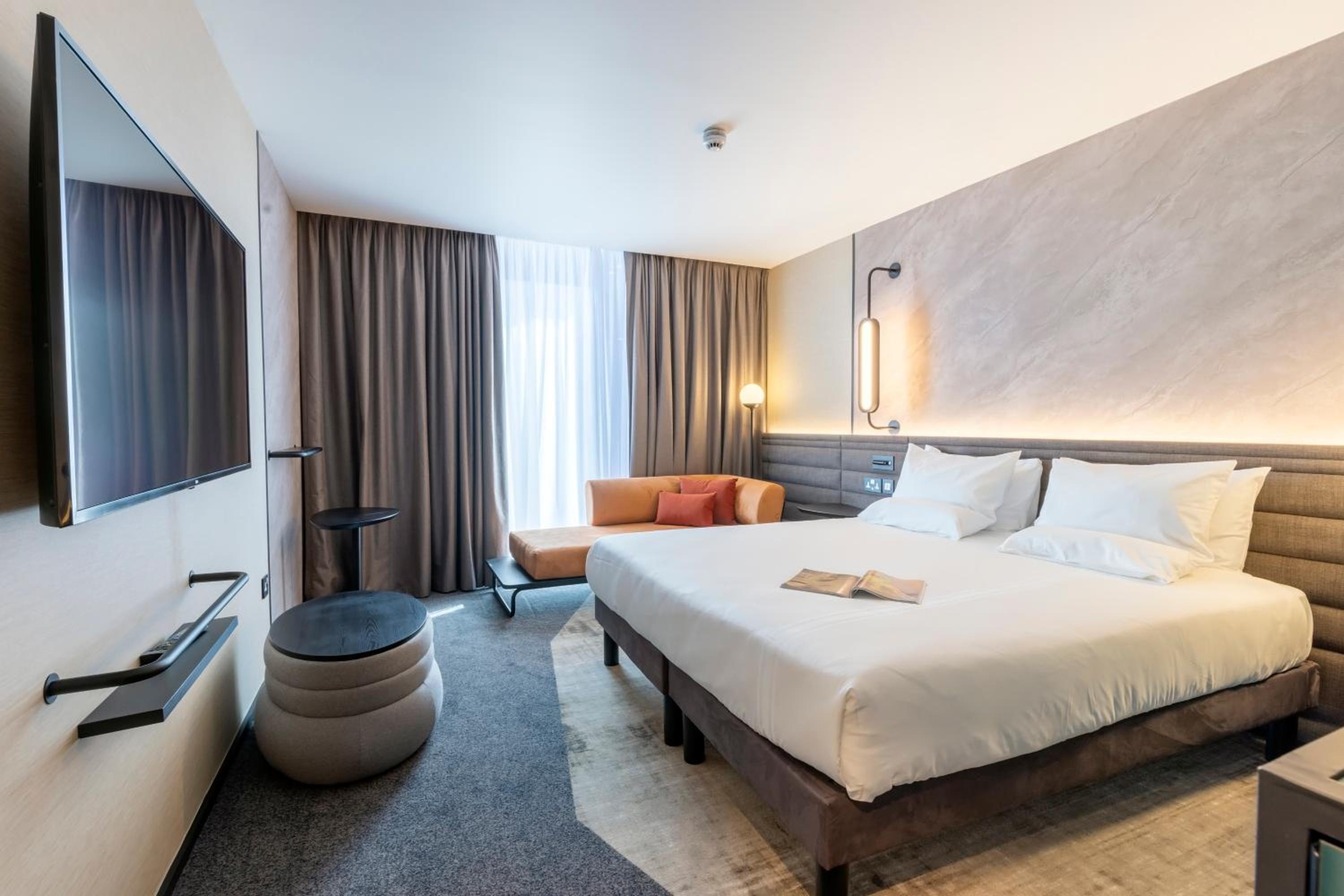 Standard King Room - Photo 3
